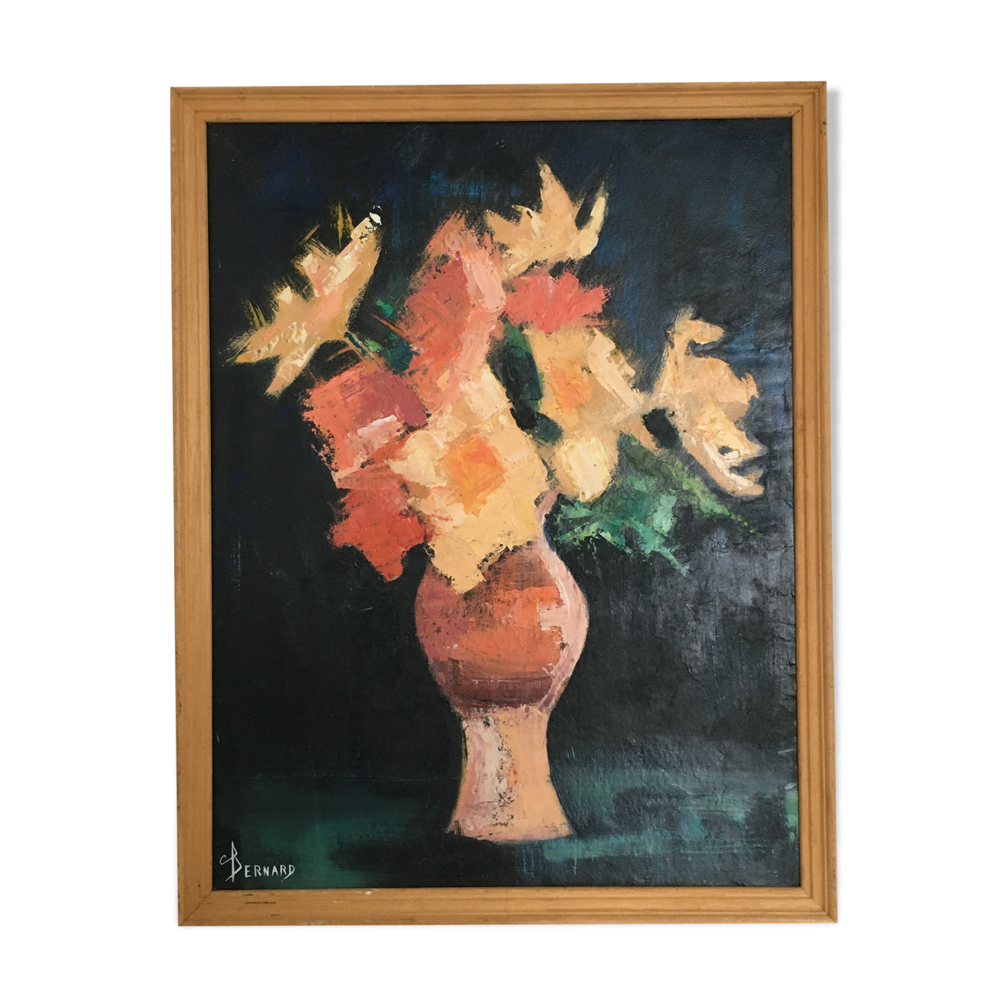 Table bouquet of yellow flowers