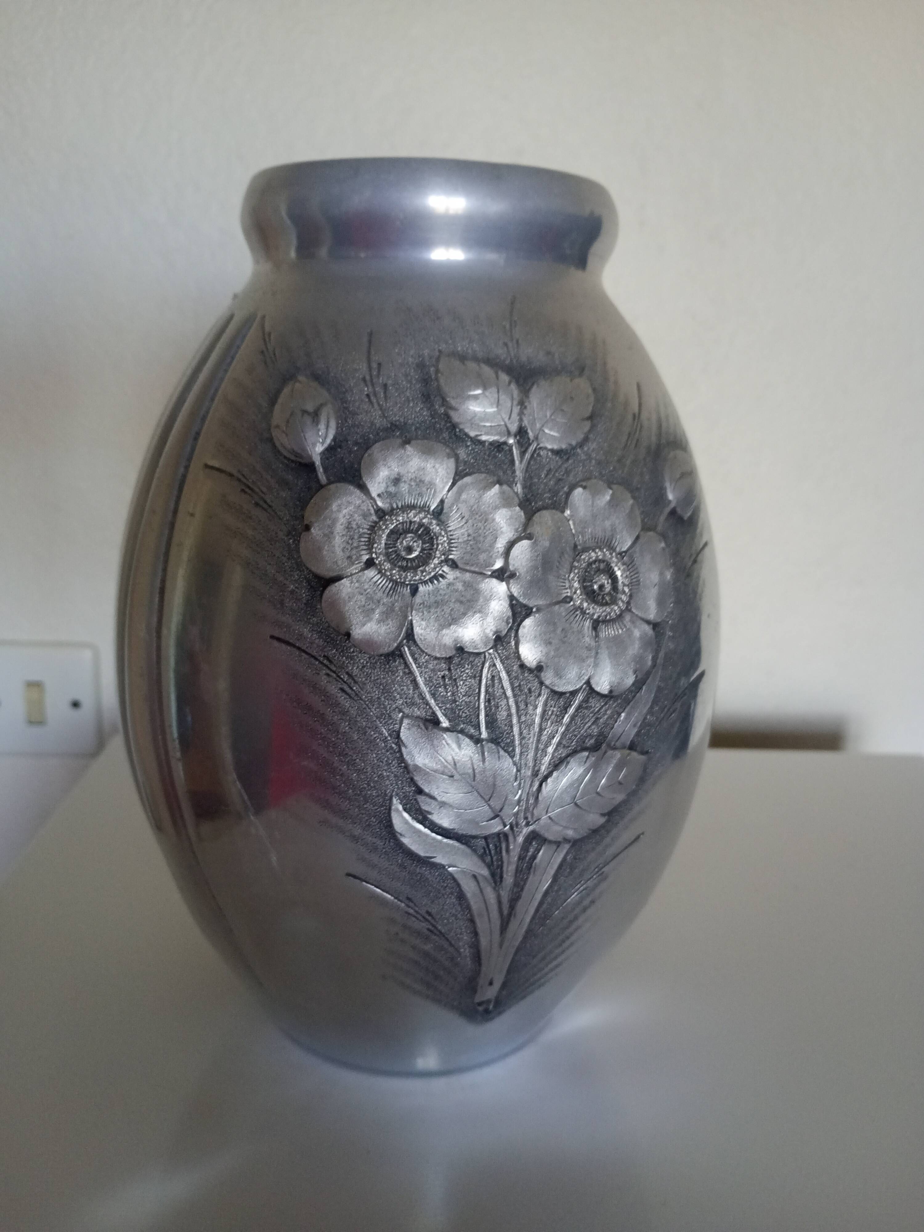Aliometal Artistic Edition Irman - Relief Flower Vase - Aluminum