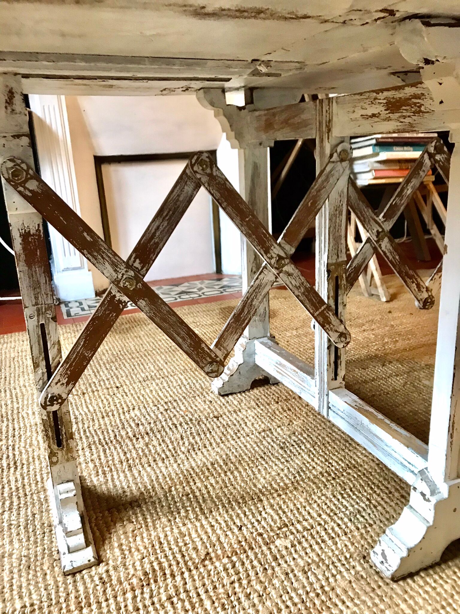 Retractable Napoleon III side table