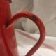 Cafetière vintage française en métal émaillé rouge