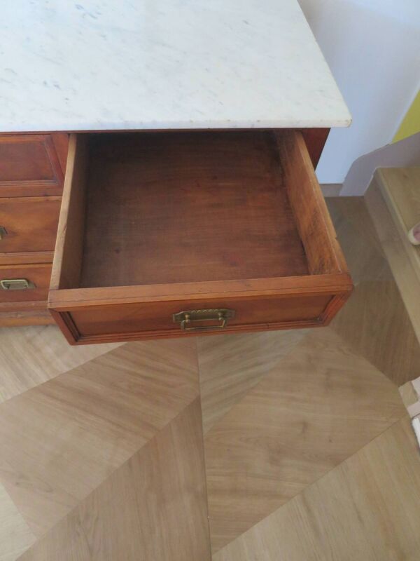 Commode 4 tiroirs style Louis Philippe en noyer massif et marbre, 1900-1950