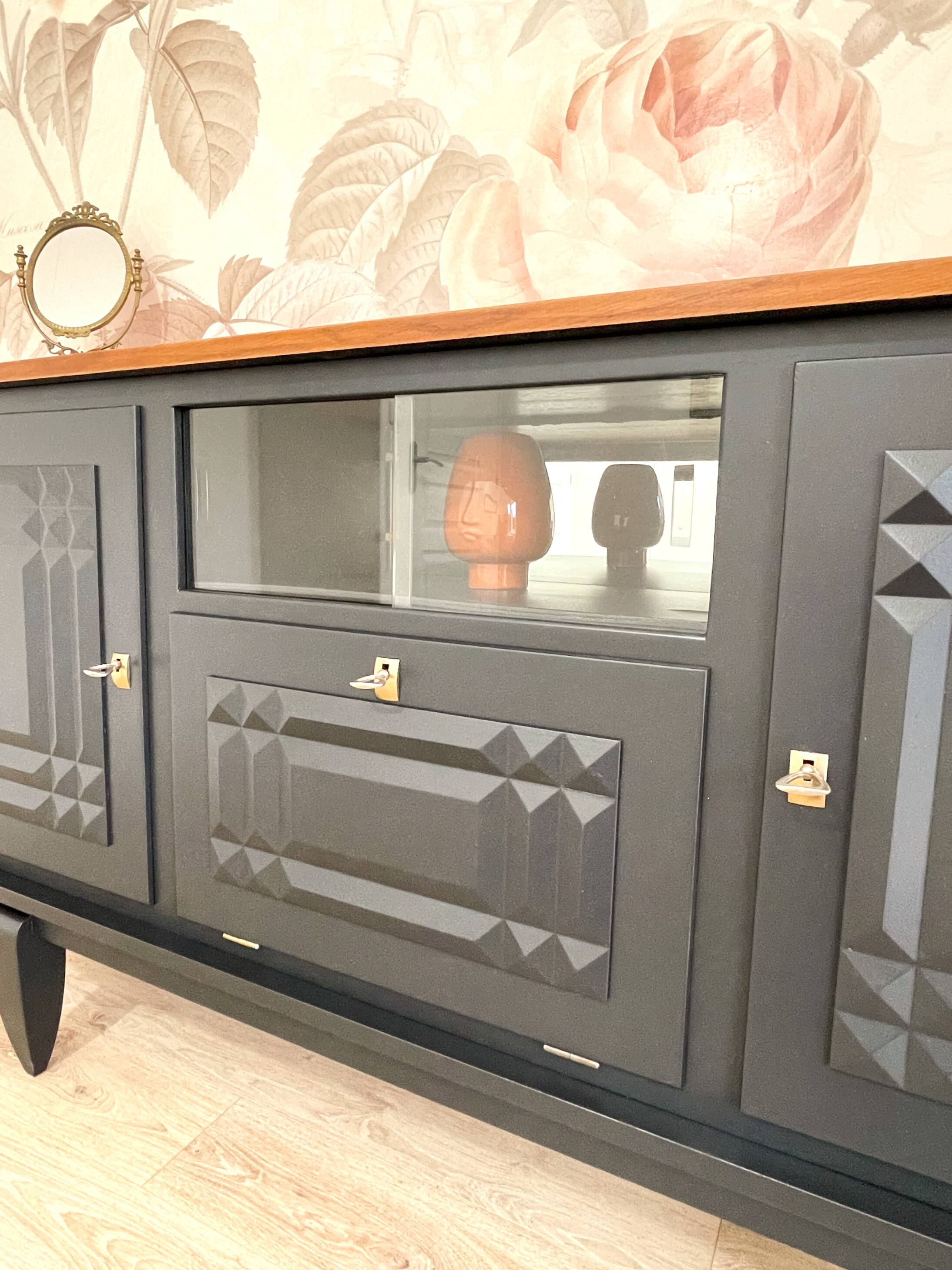 Revisited Vintage Enfilade