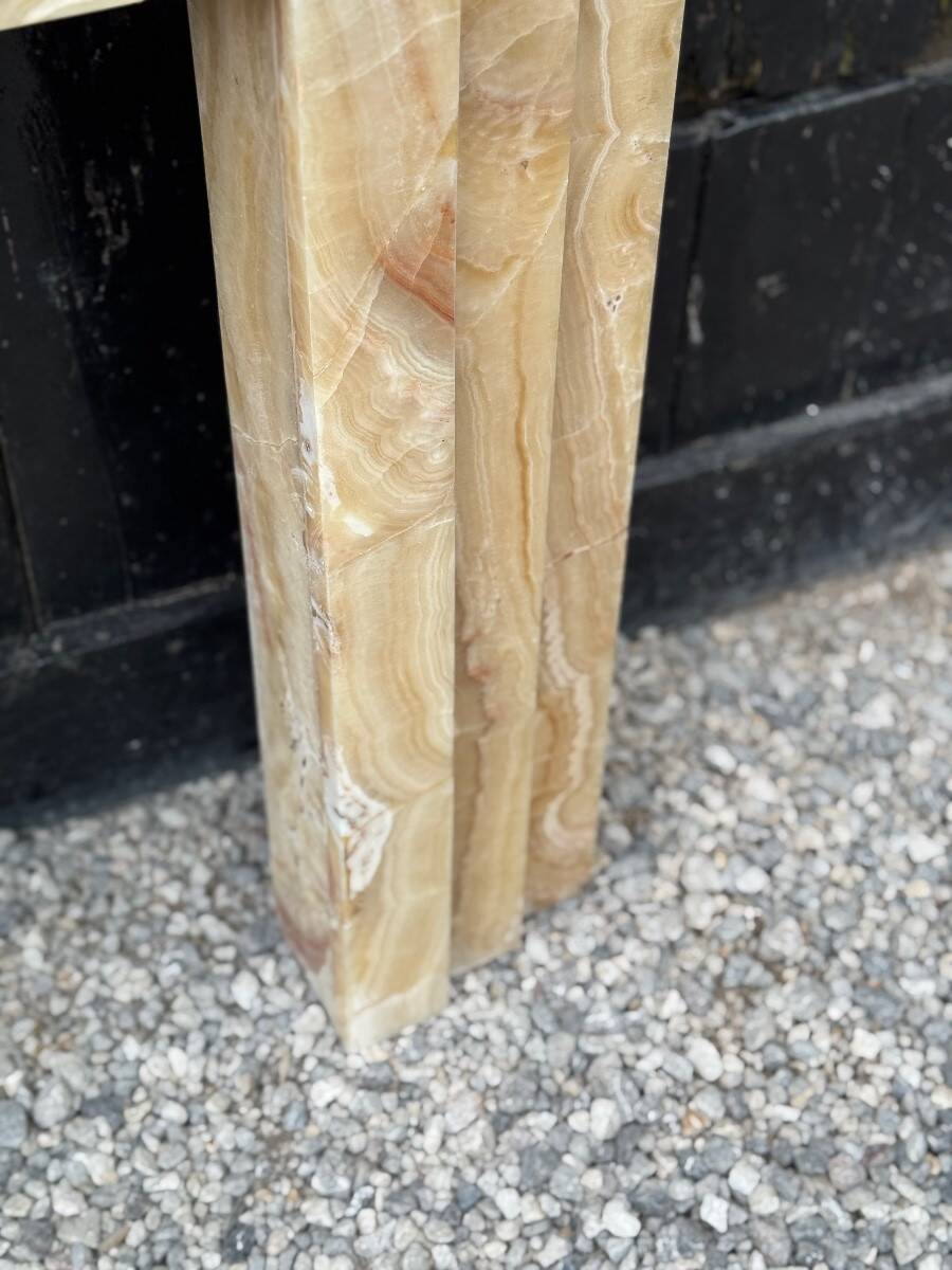 Cheminee Artdeco en onyx beige vers 1920