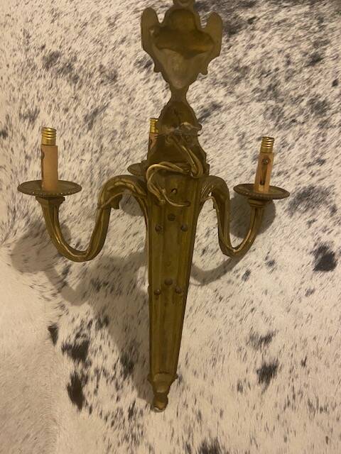 Pair of gilt and chiselled bronze wall lights with 3 lights - Louis XVI style