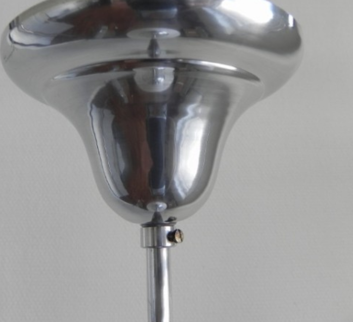 Art deco pendant light with Philips globe