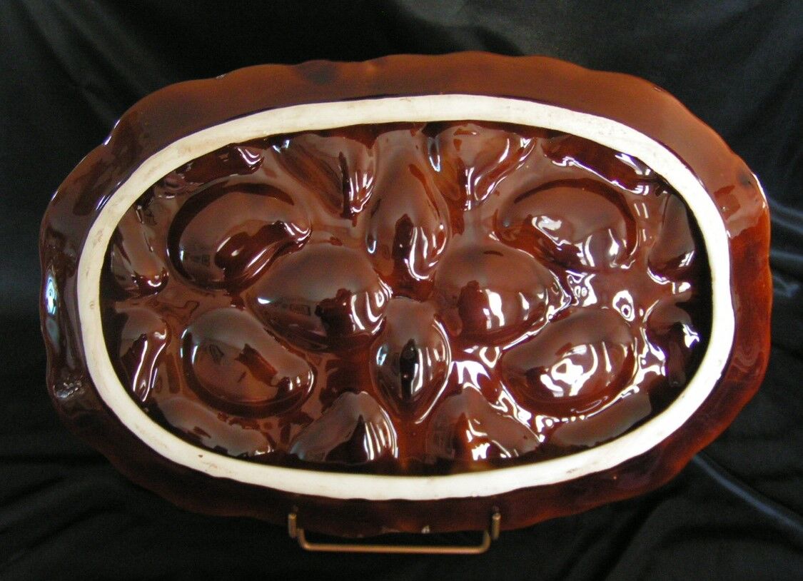 Service of 12 plates in oyster slip and its serving dish