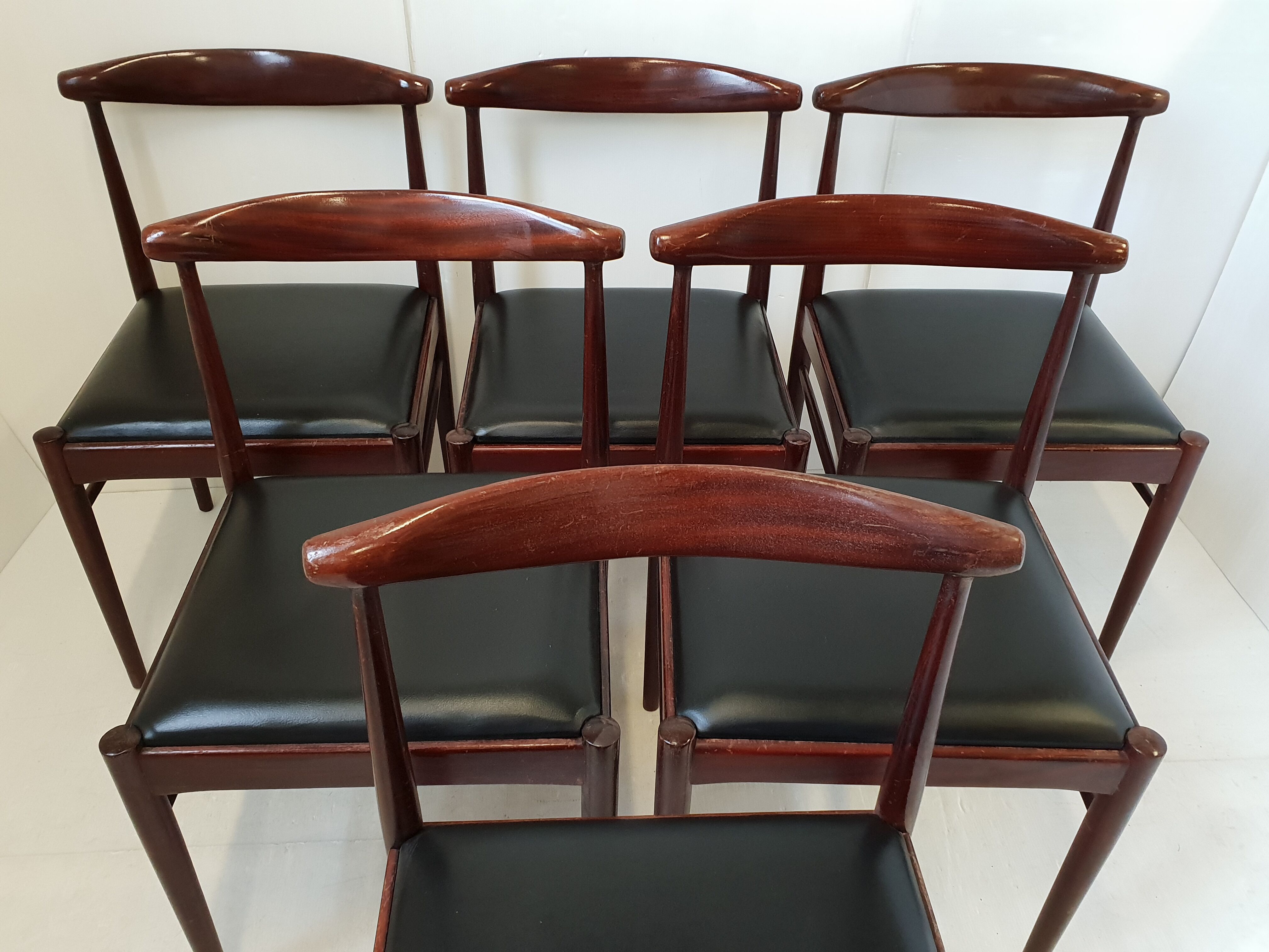 Suite de 6 chaises scandinaves 1960