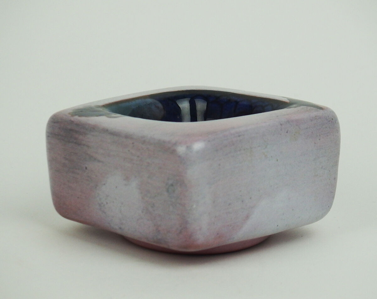 Ashtray or vacuum -ceramic pocket by Cloutier