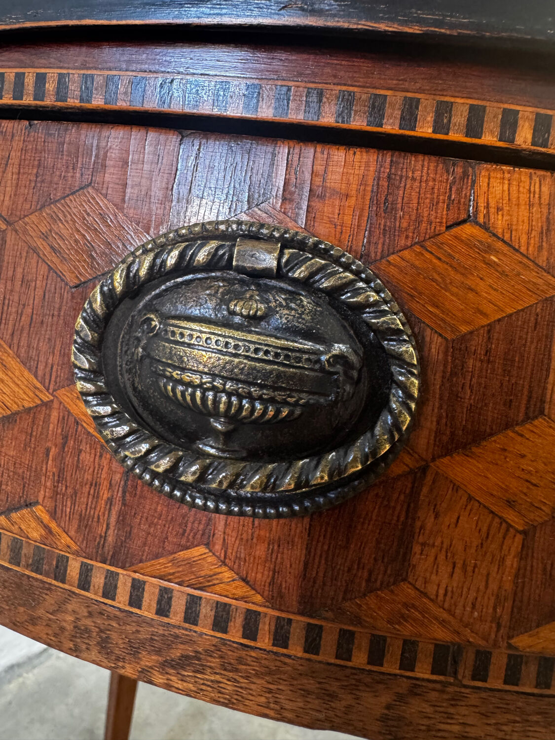 Bouillotte table/game table in Louis XVI style with marquetry circa 1900.