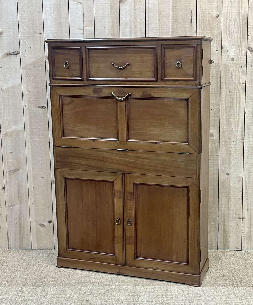 Mahogany wardrobe from the 1930s