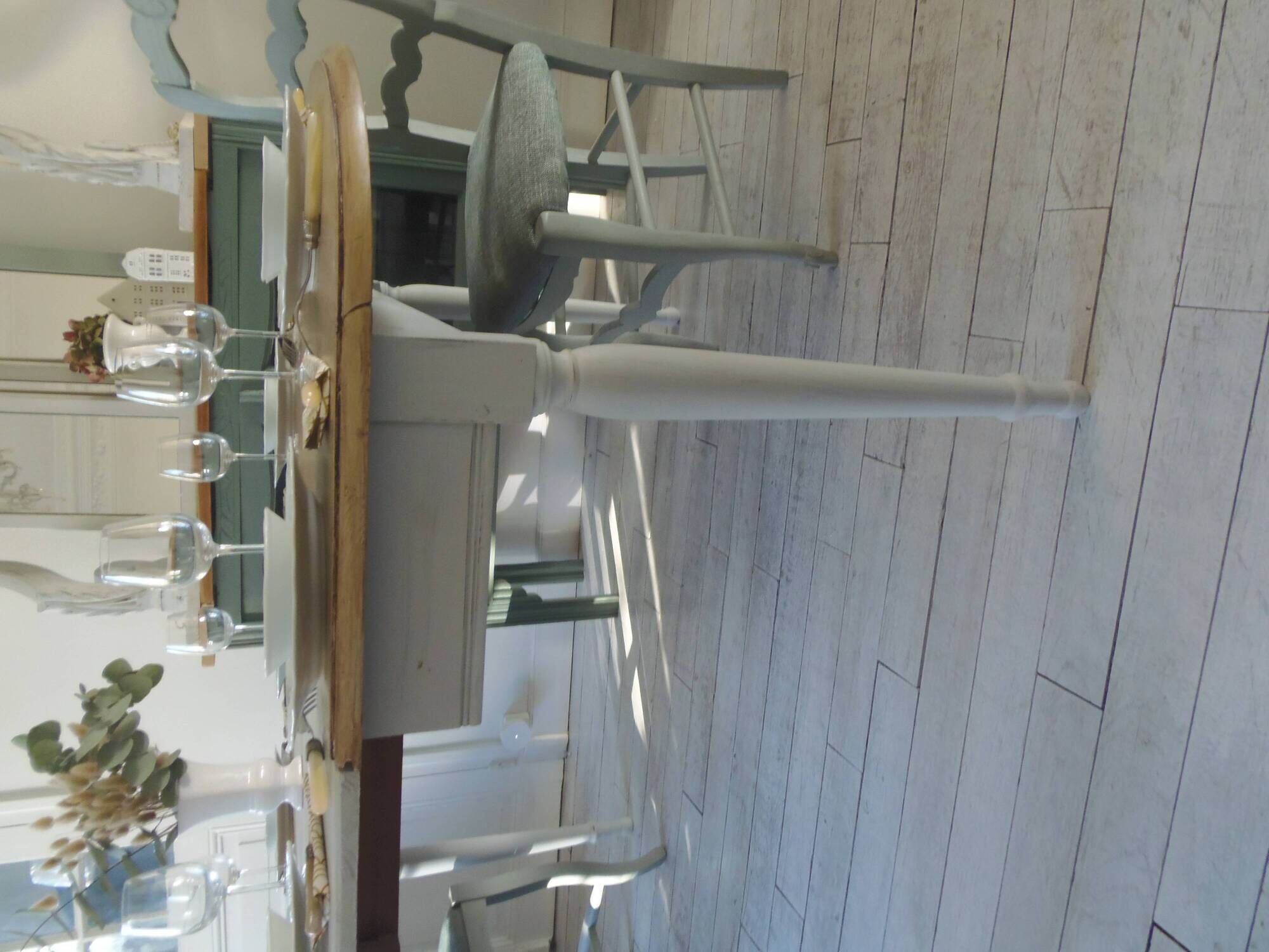 Flap table, pearl gray patinated base, medium oak waxed top.