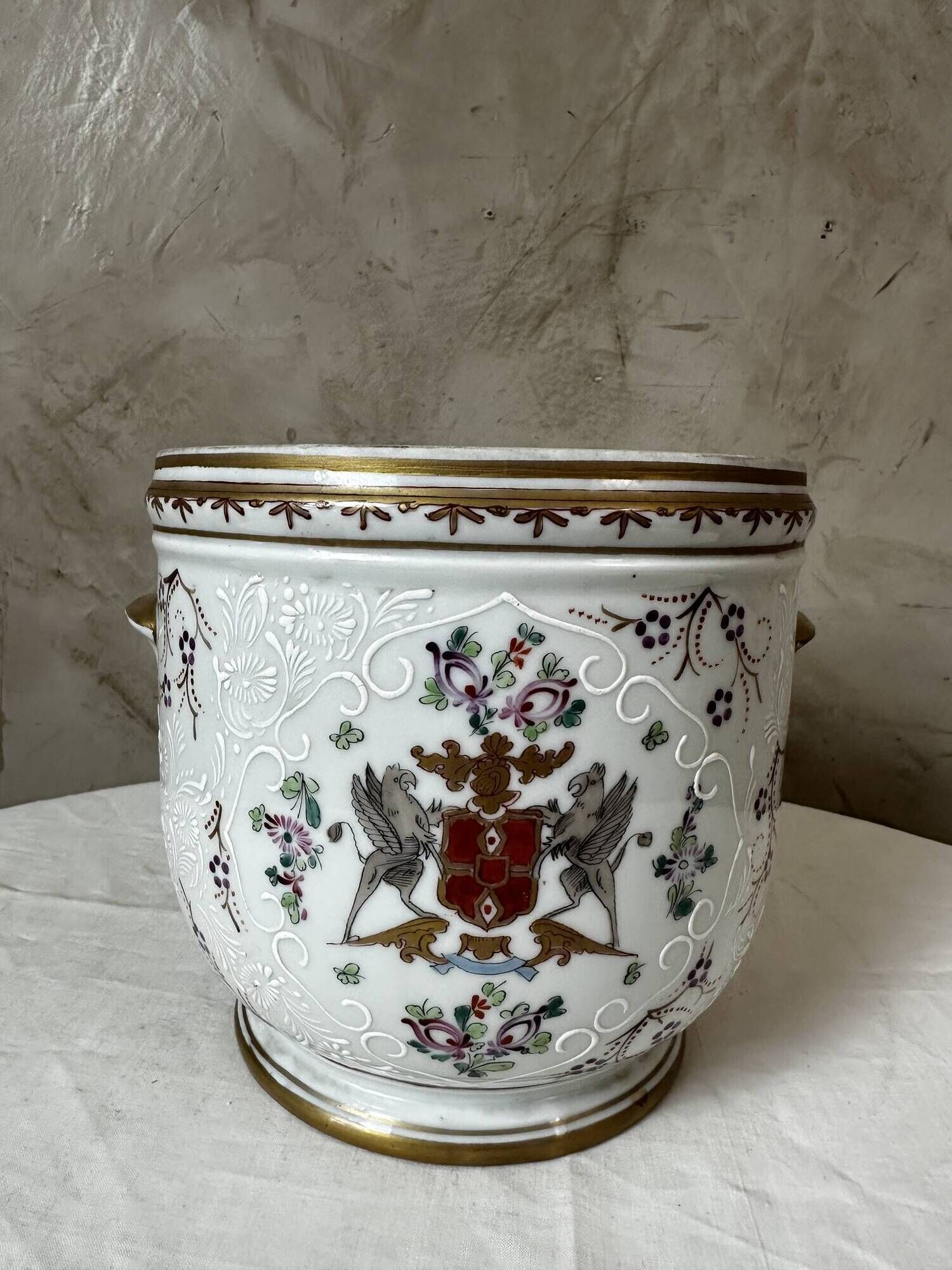 Cache pot en faience