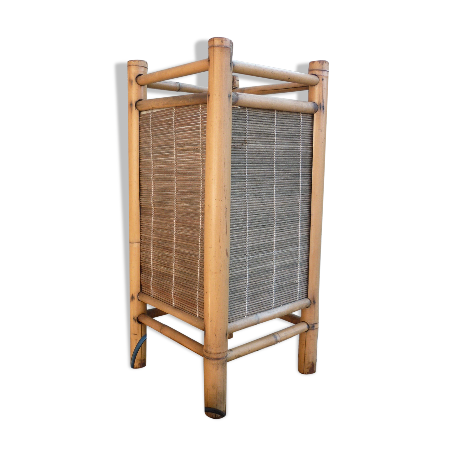 Bamboo lamp to lay