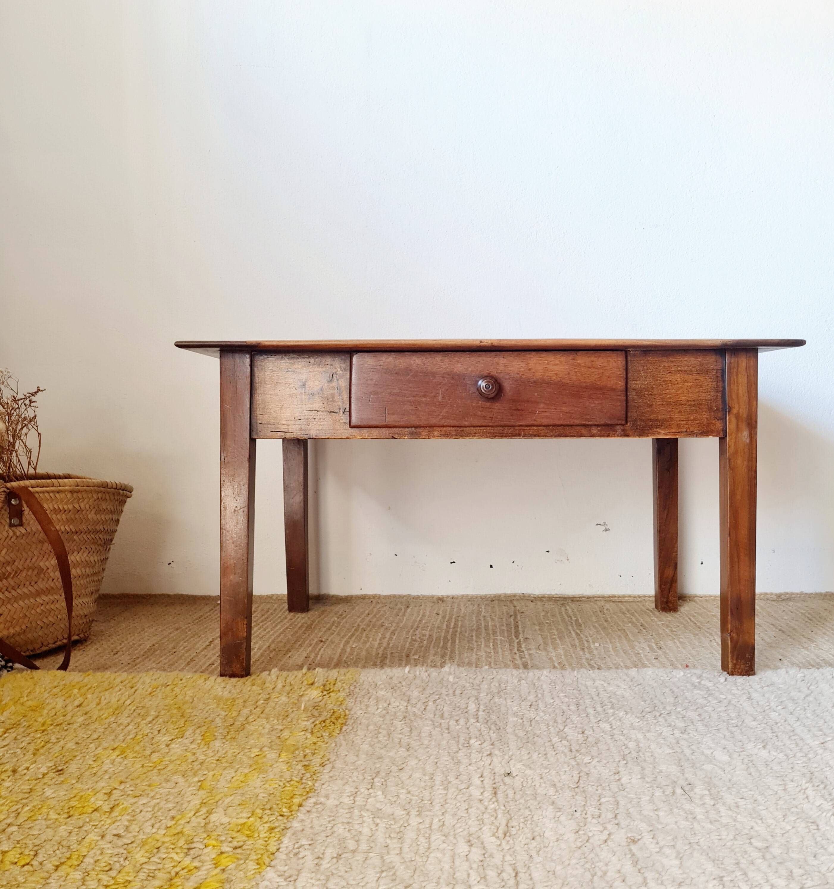 Old farmhouse coffee table in walnut with drawer - L82cm