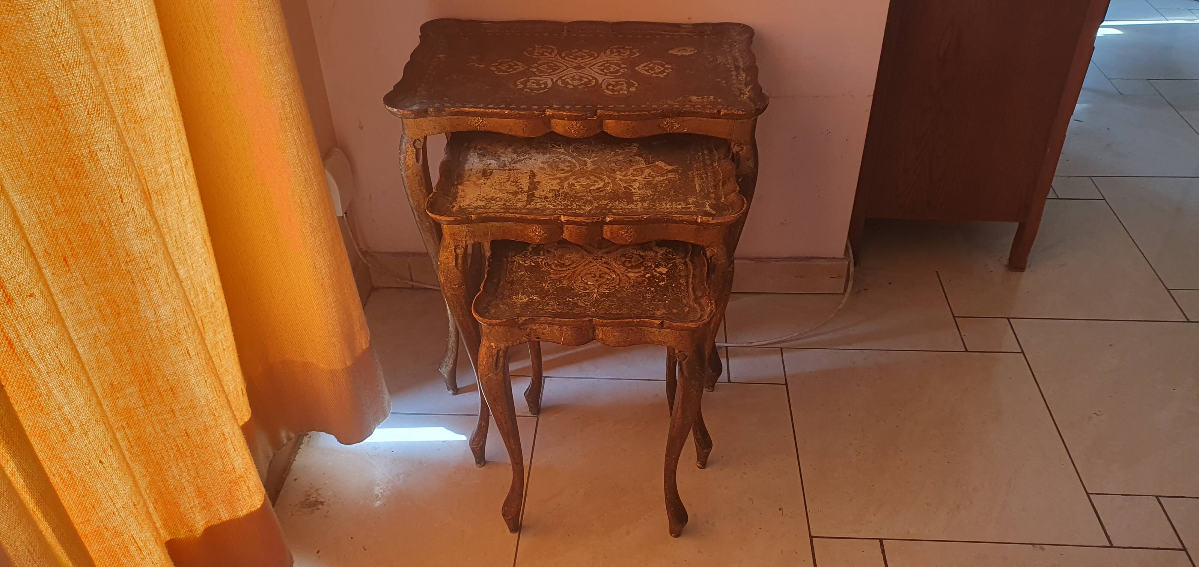 Set of 3 vintage wooden nesting tables