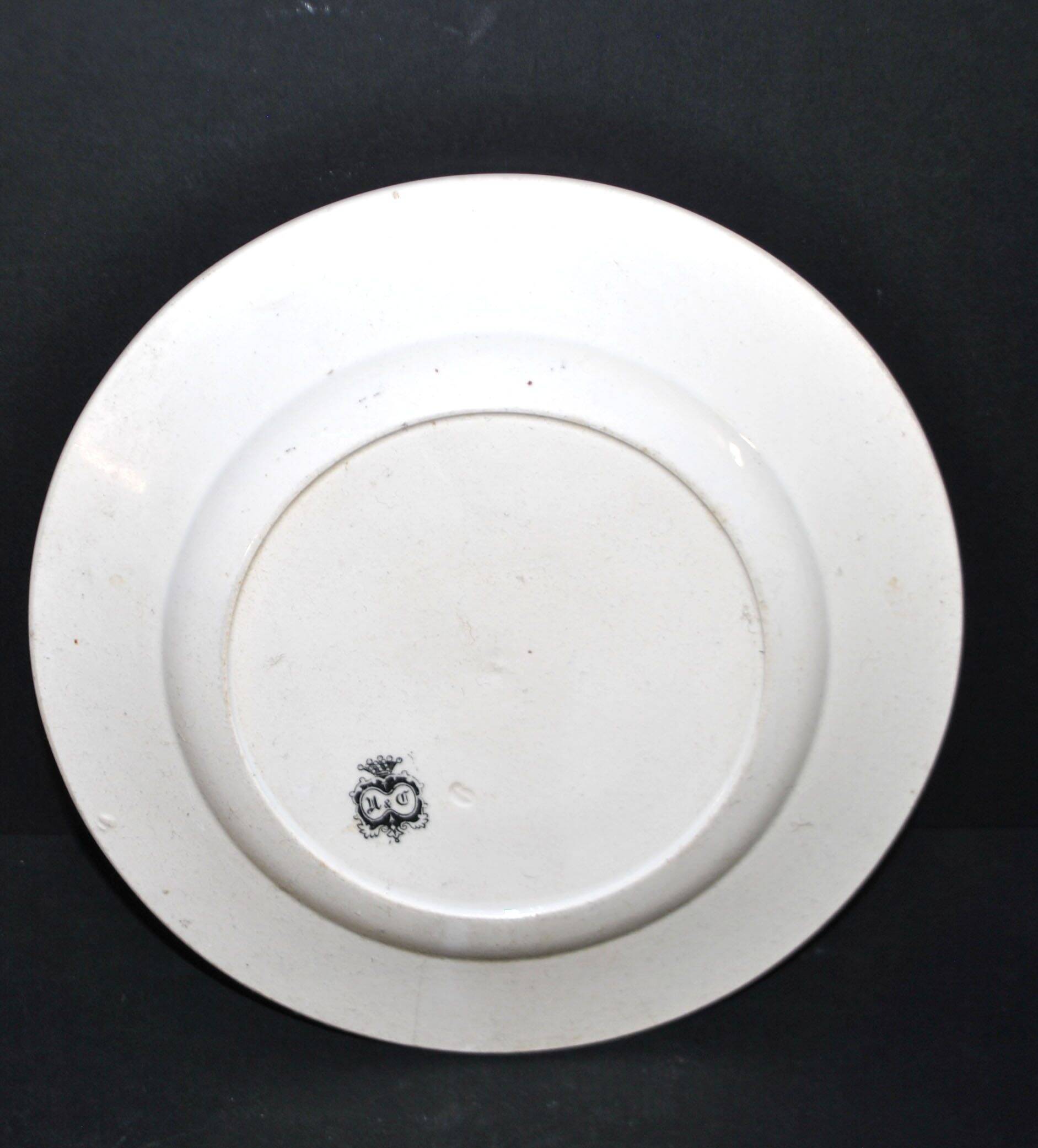 Sarreguemines U&C illustrated talking plate "Napoleon" 19th century.