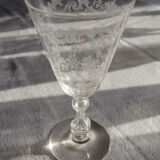 Former service of 30 engraved crystal foot glasses