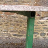 Round garden table metal tripod base and removable tray in chipboard