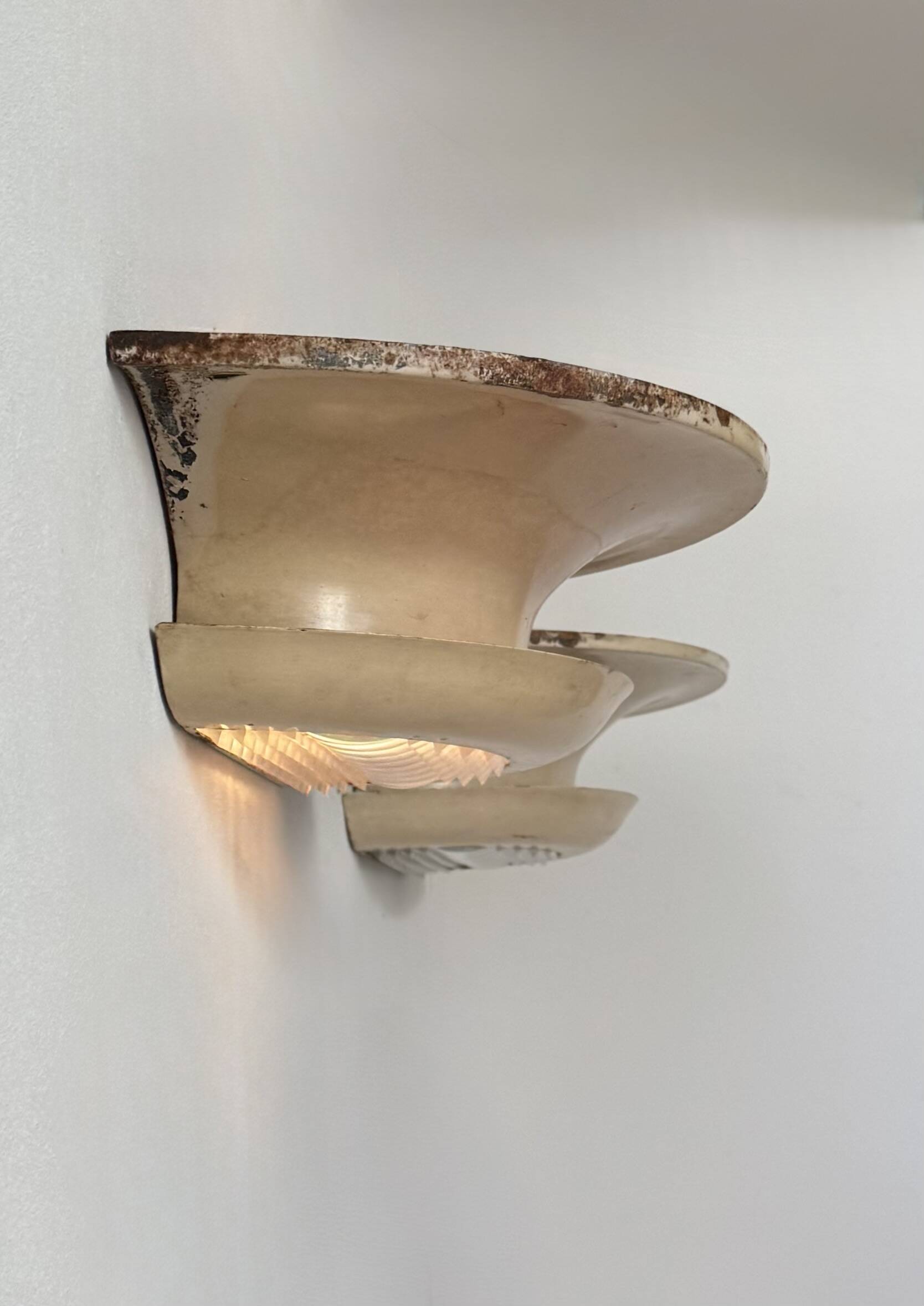 Pair of vintage modernist wall lights, beige painted metal and glass, France, 1930