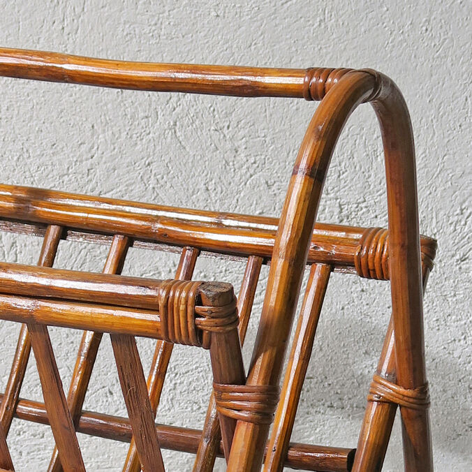 Reviewed door in rattan and bamboo