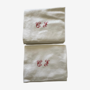 Lot de 12 serviettes brodées SC