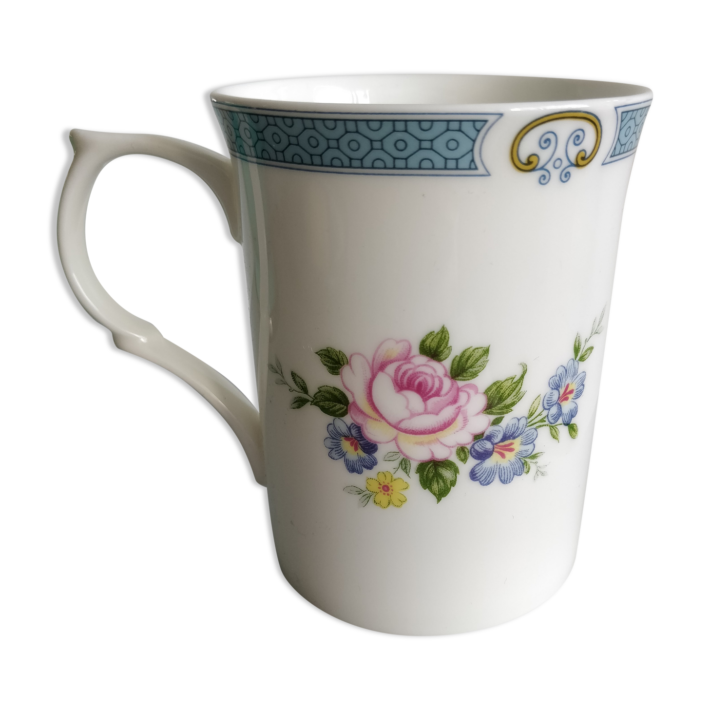 Mug in fine english porcelain windsor- very good condition.