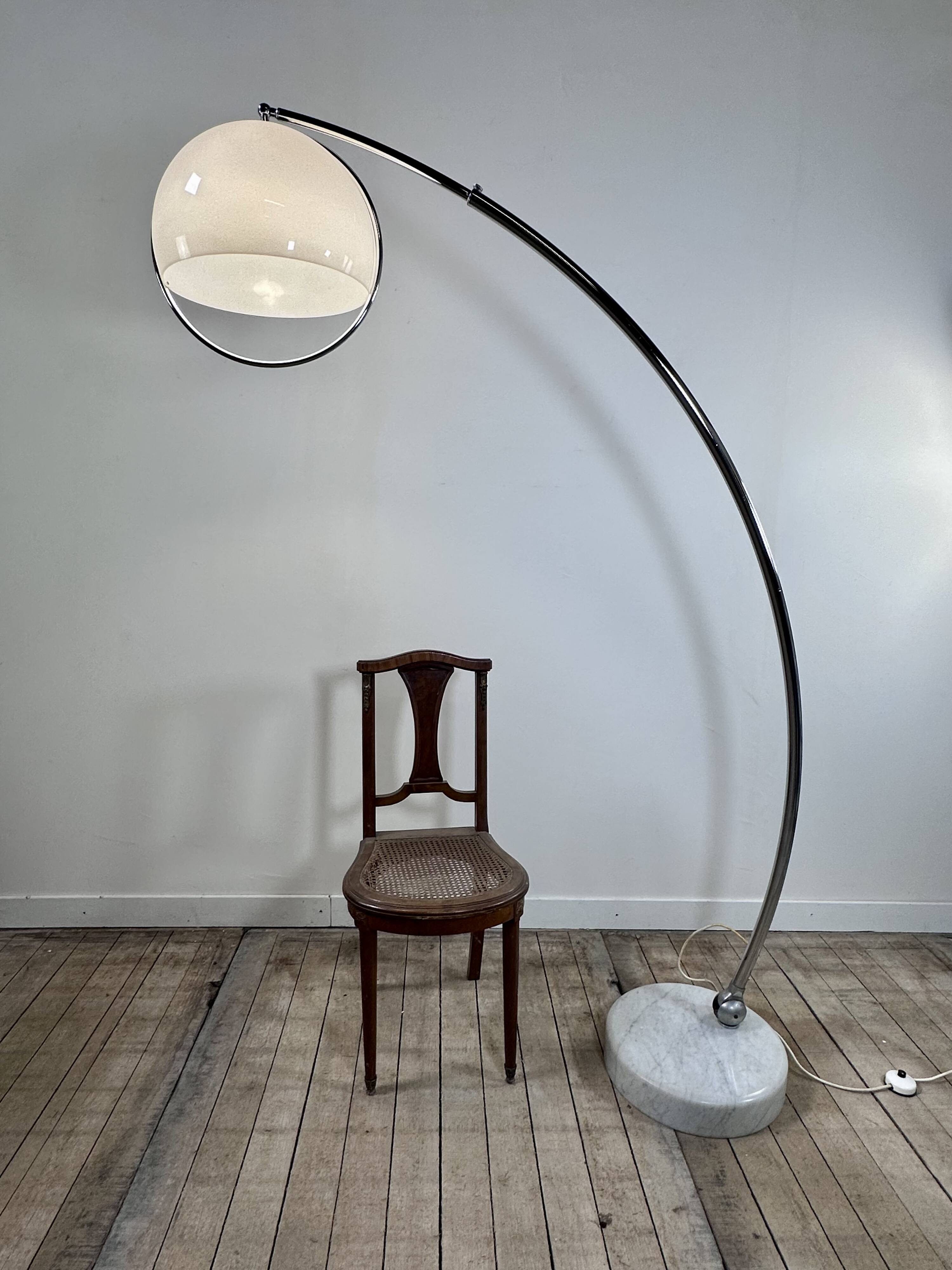 Lampadaire arc télescopique goffredo reggiani italie 1970