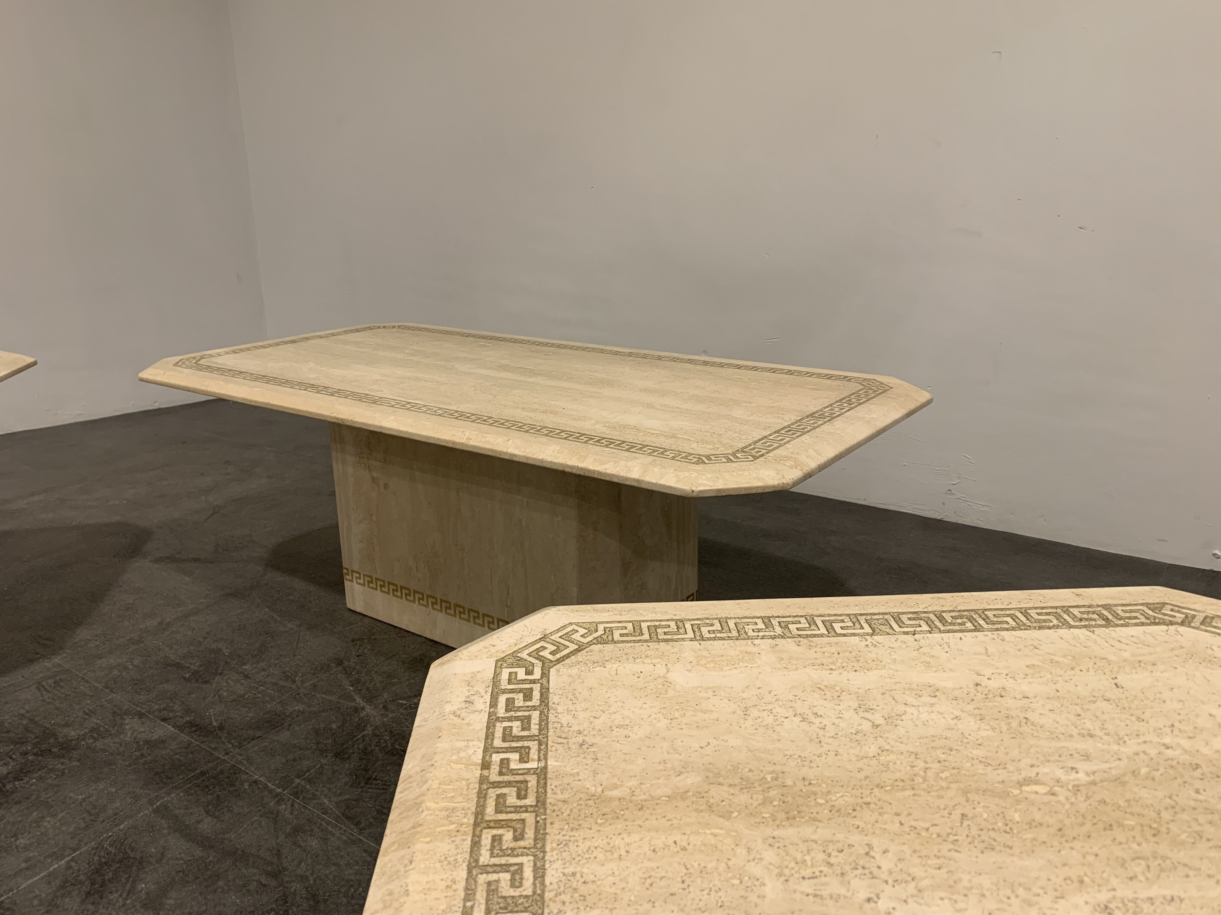 Table basse en travertin vintage et tables d'appoint, années 1980