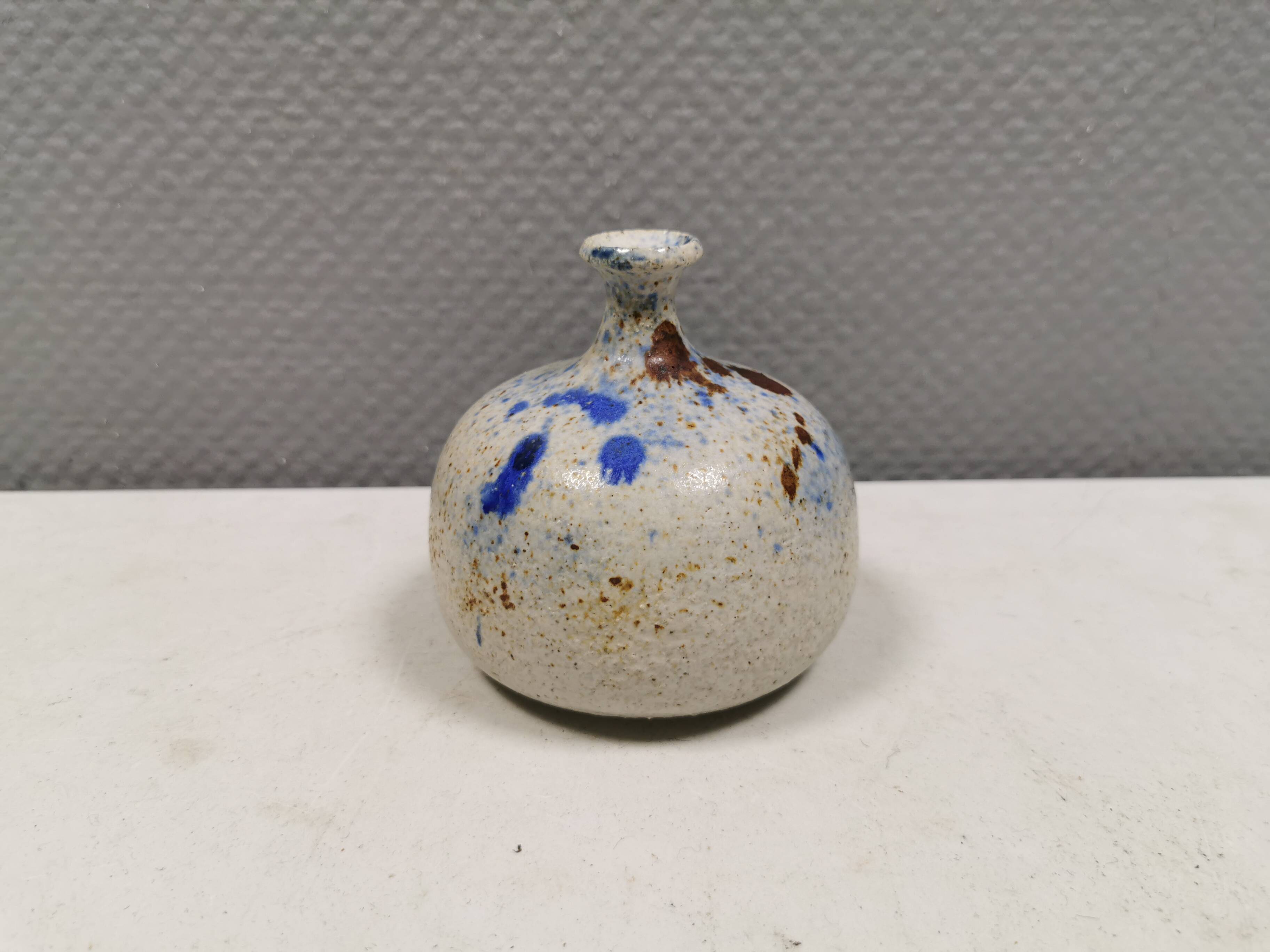 Magnifique vase issu de l'œuvre de Ryagården, 1977, Danemark.