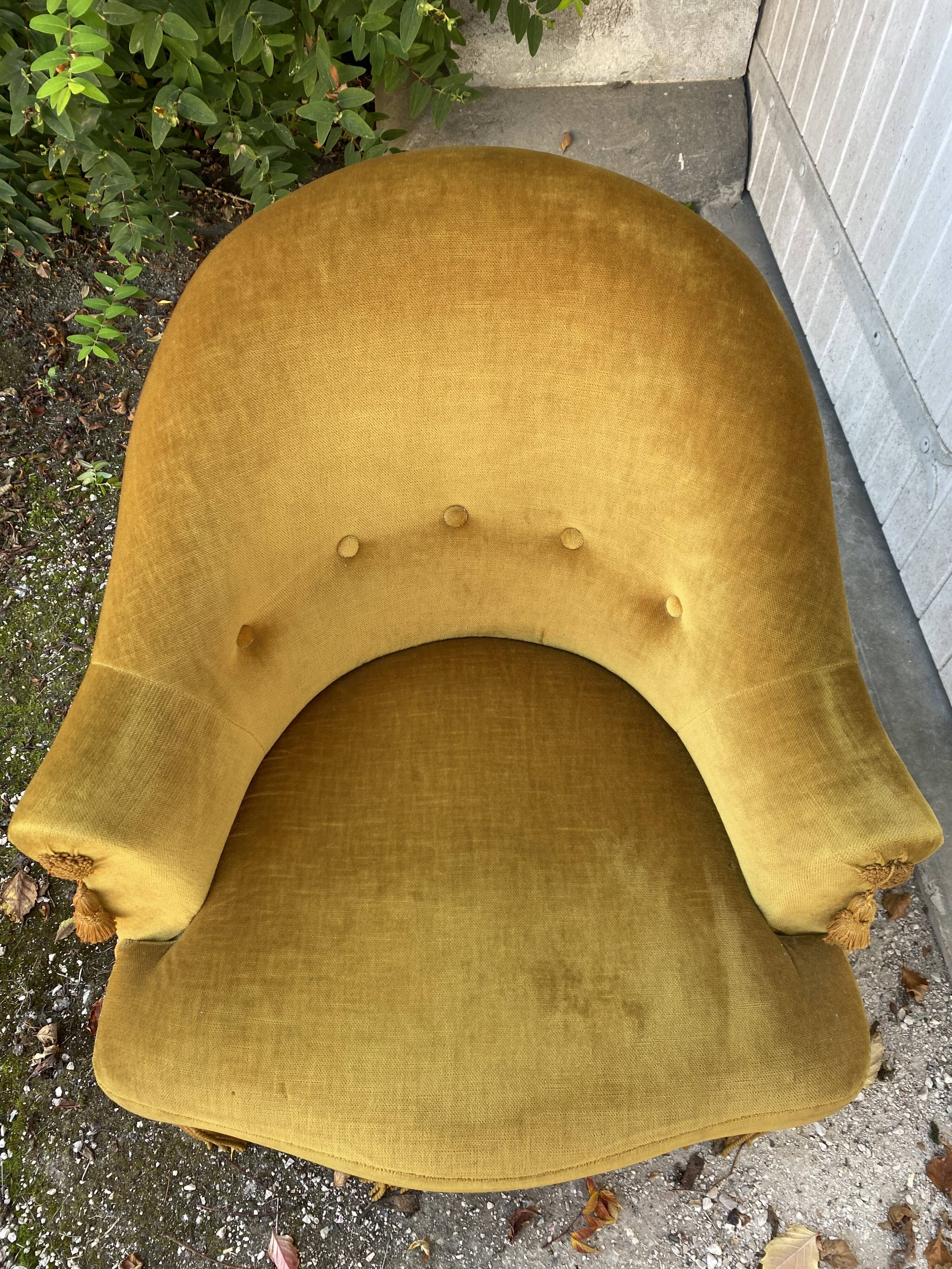 Toad armchair