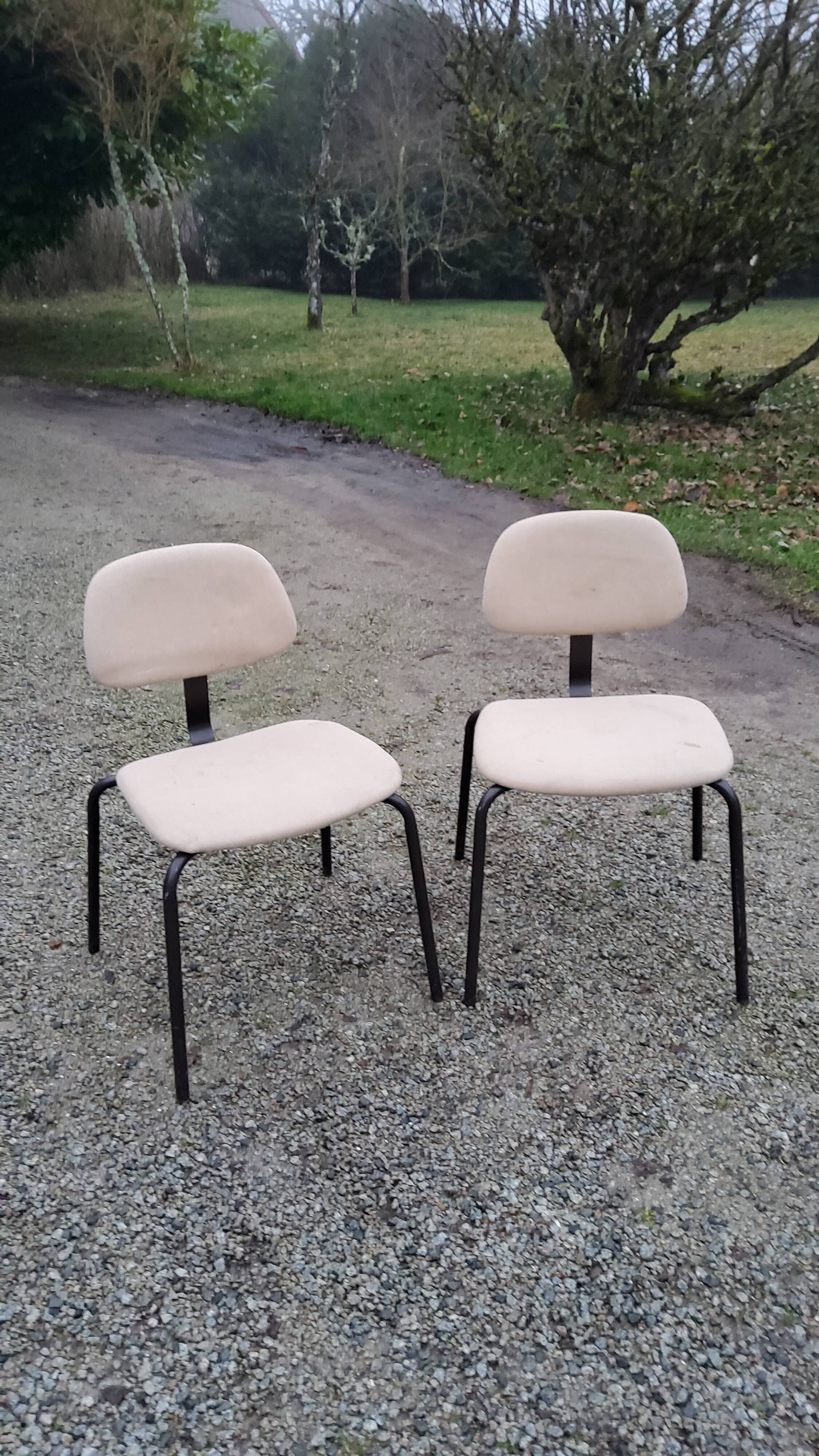 Pair of chairs from the 70s