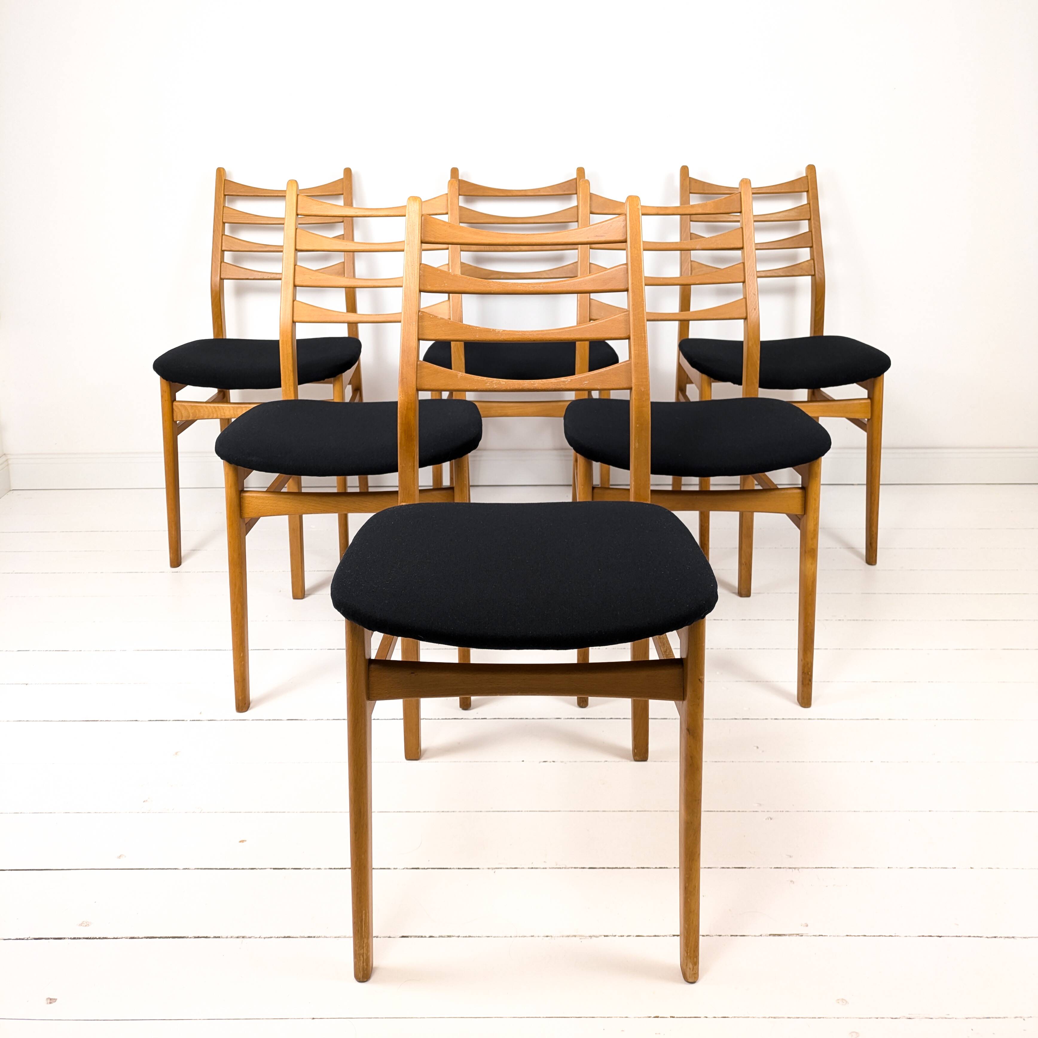 Lot de 6 chaises vintage bois assise tissu, style Mid-Century scandinave