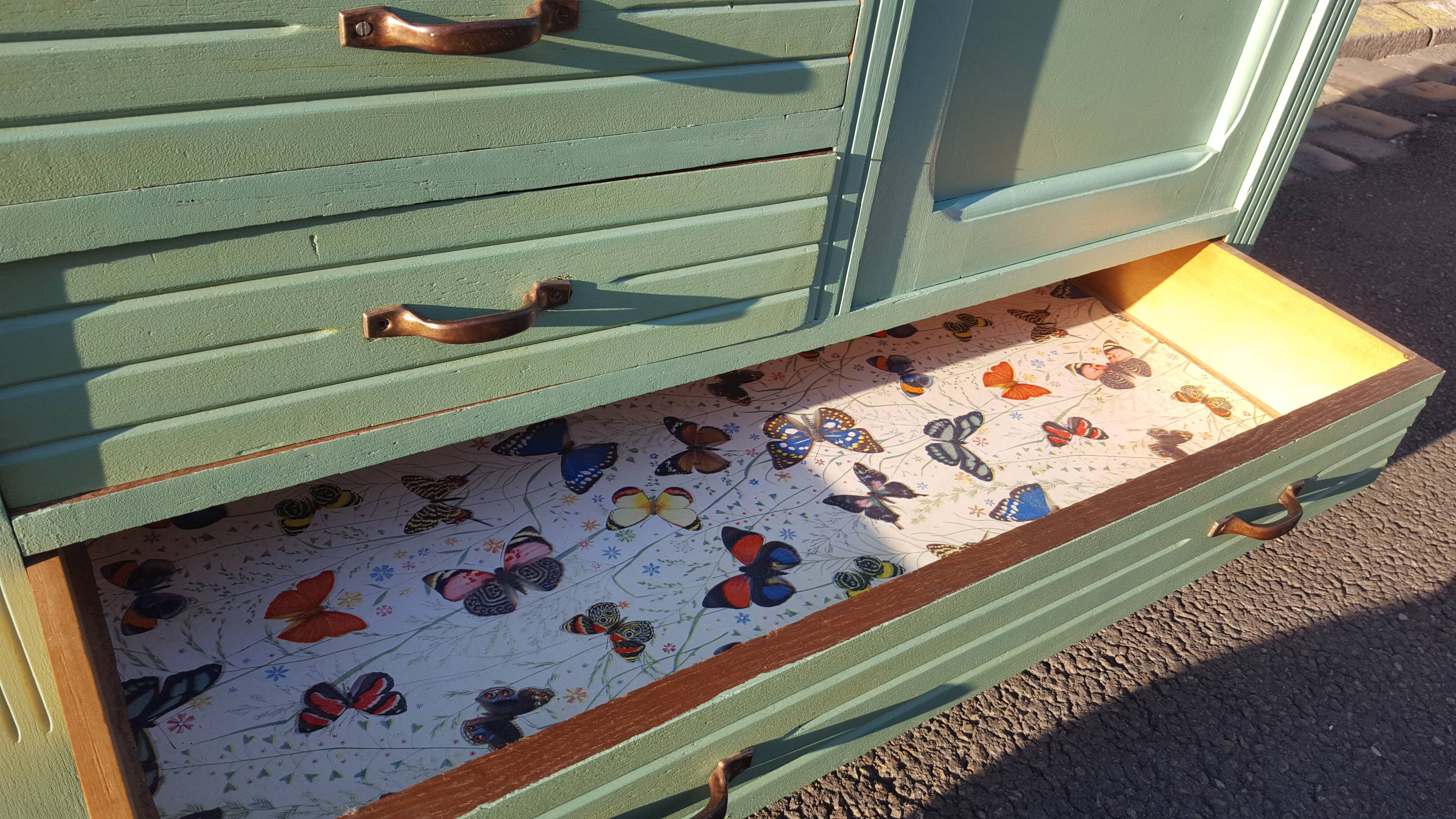 Vintage parisian wooden slip-up