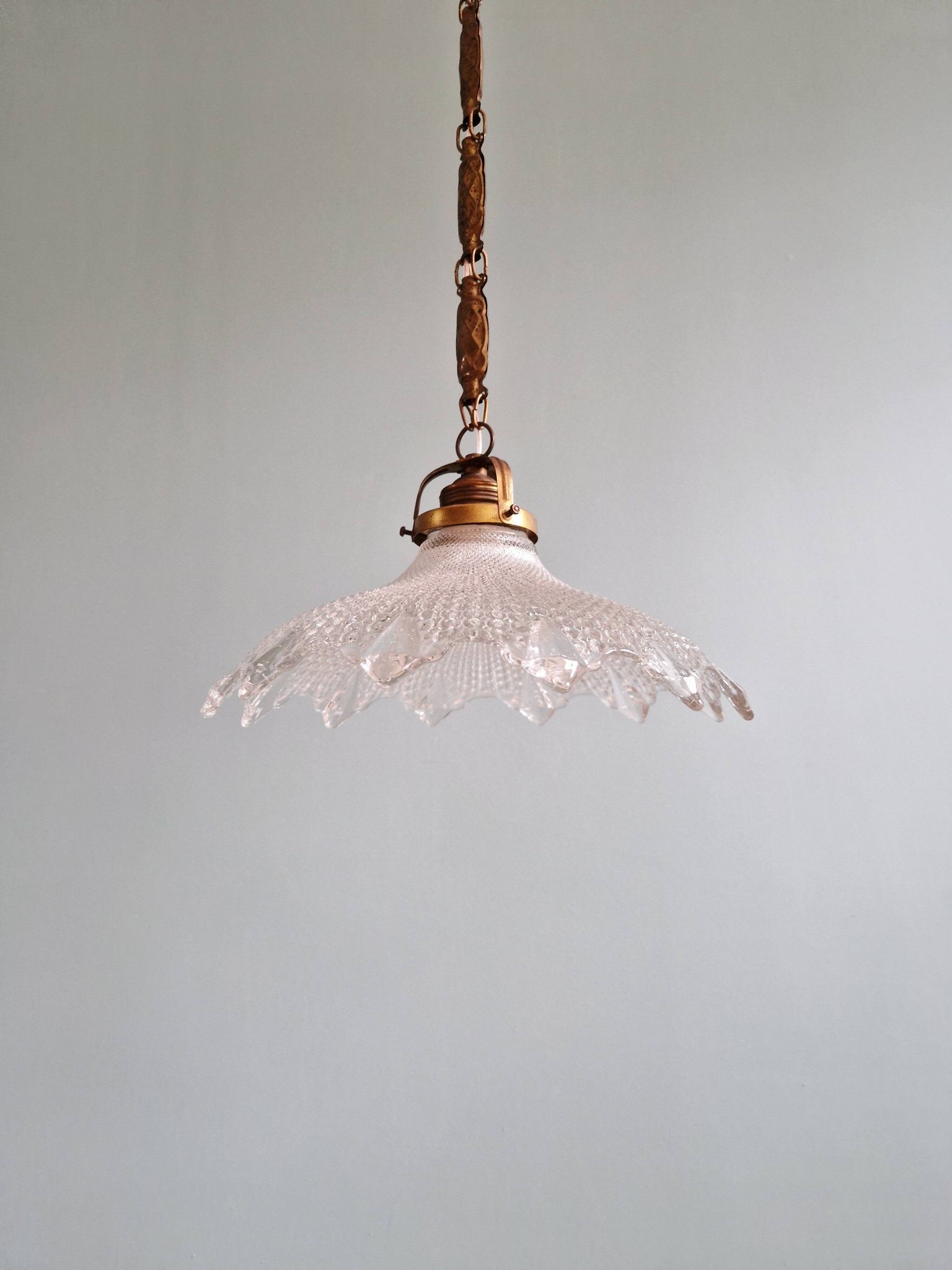 Art Deco pendant light in fluted transparent glass, 1920s-30s.