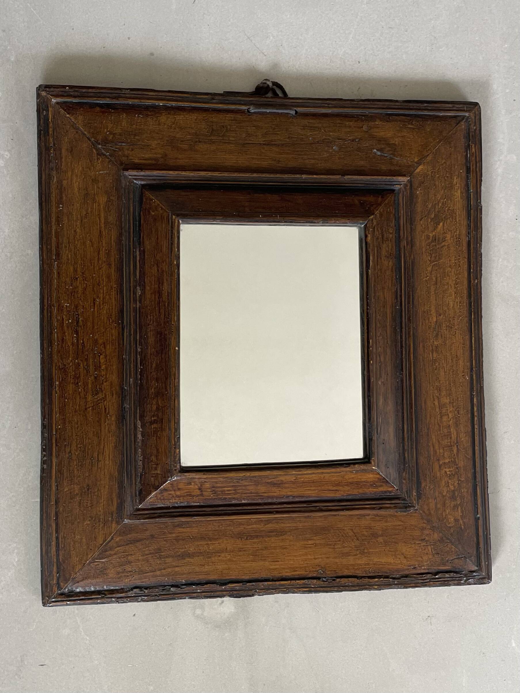 Mirror still old oak