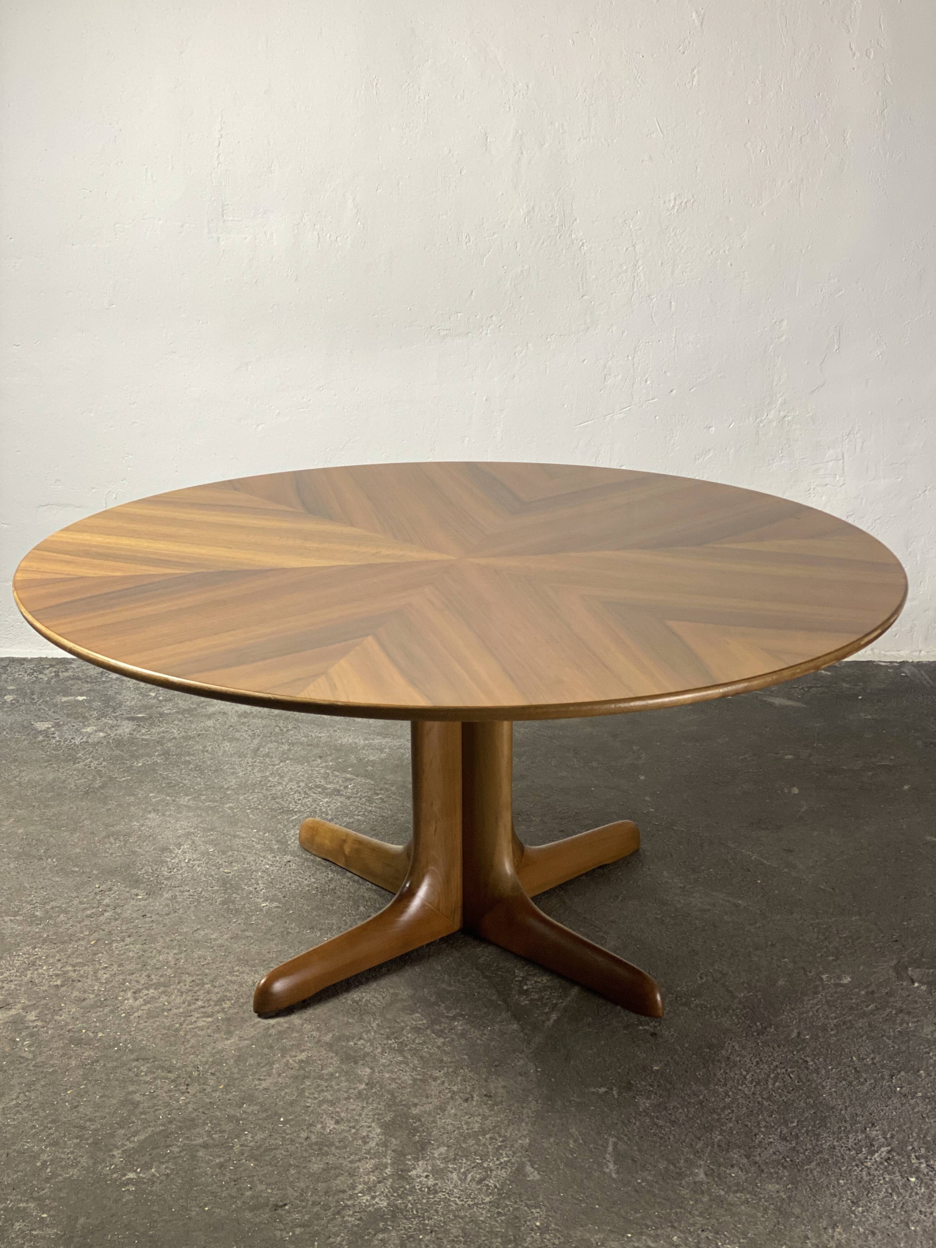 Adjustable table, Scandinavian, walnut, 1960 “Mount and Lower”.