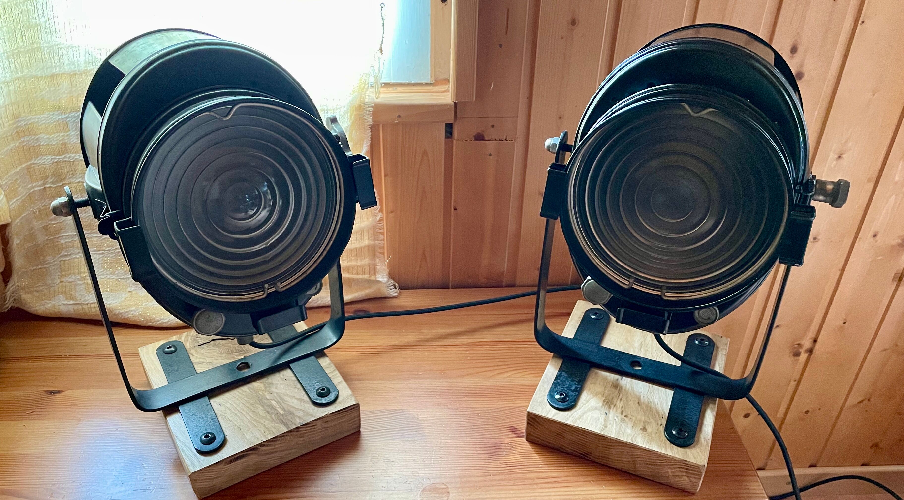 2 Cremer projector lamps