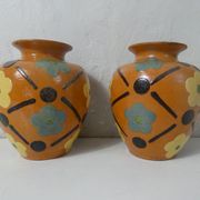 paire de vases en terre cuite vernissée