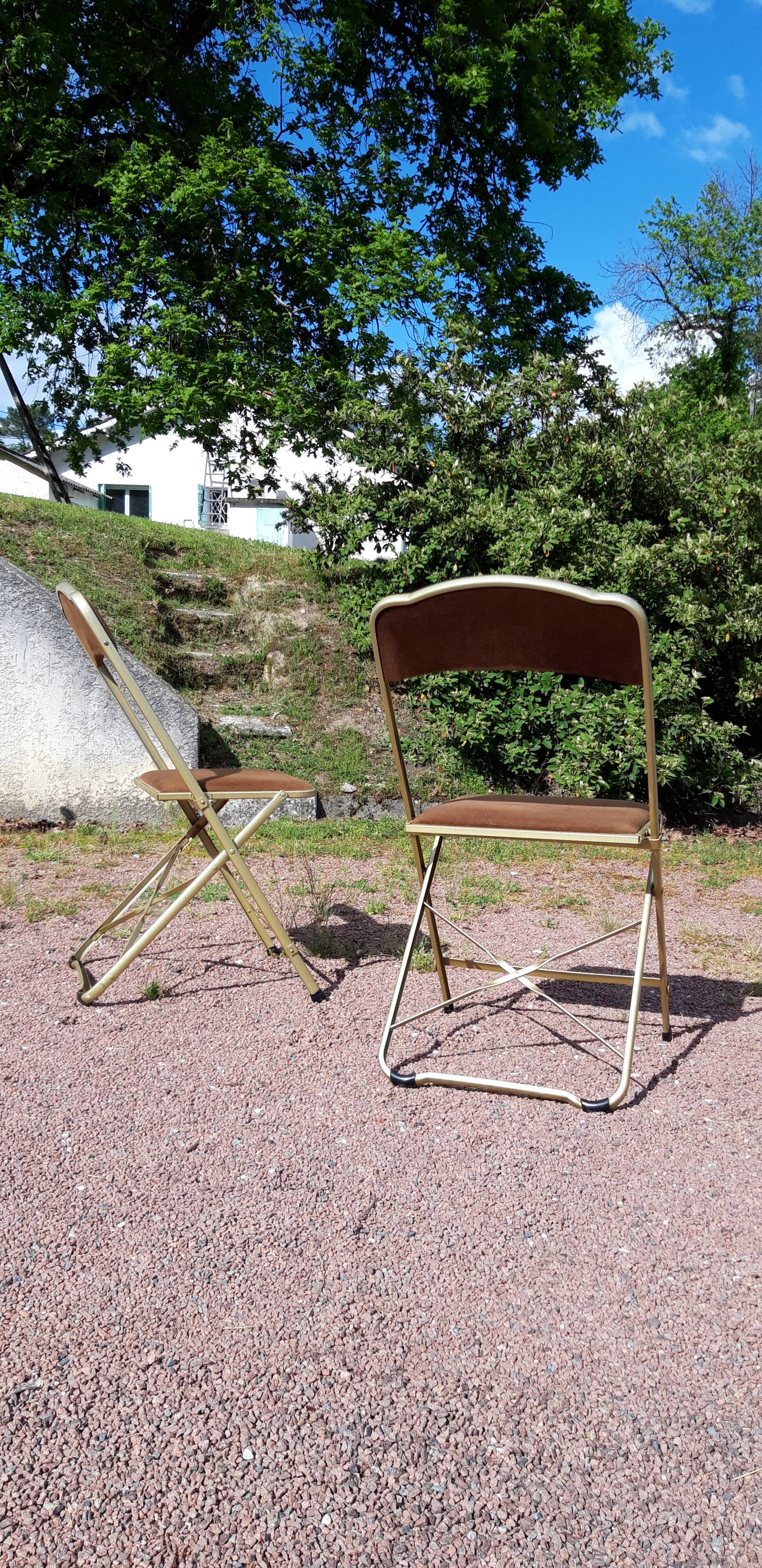 Set of 4 folding chairs