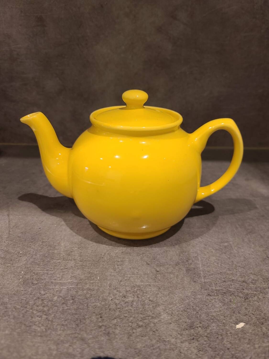 Vintage ceramic teapot blank England sunny yellow glossy ANGLETE with sock