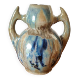 Stoneware vase with handle