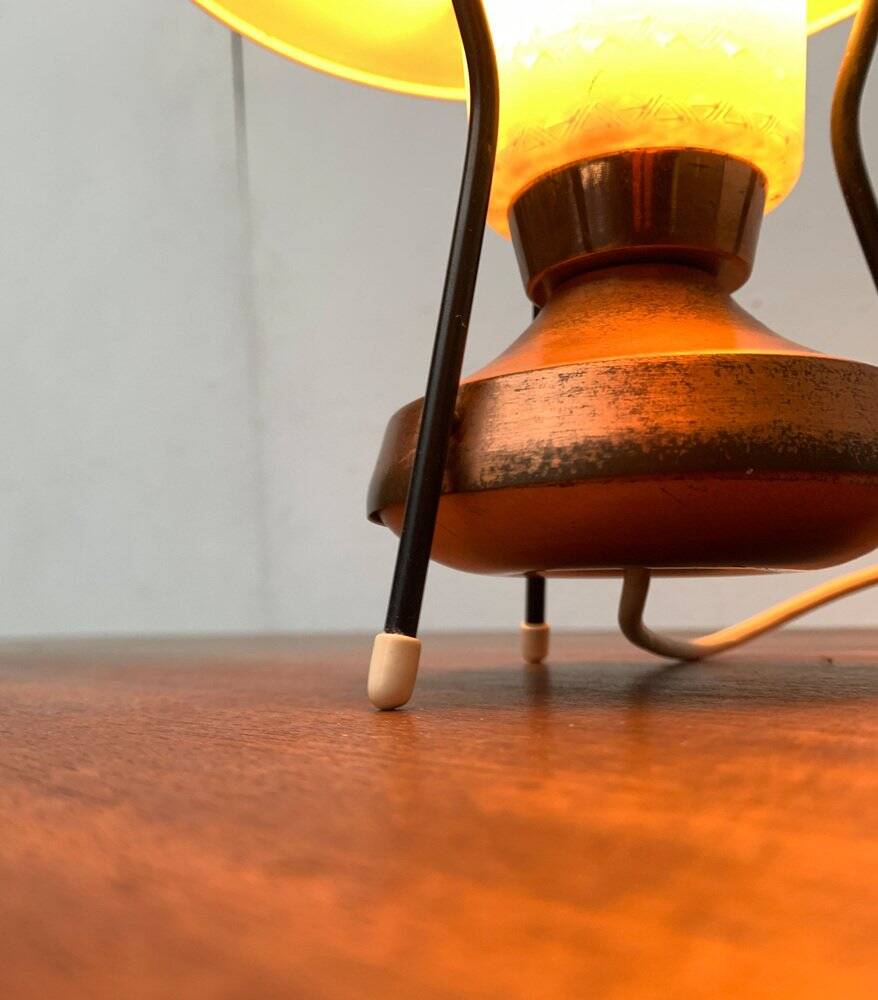 Small tripod table lamp in copper, 1950s.