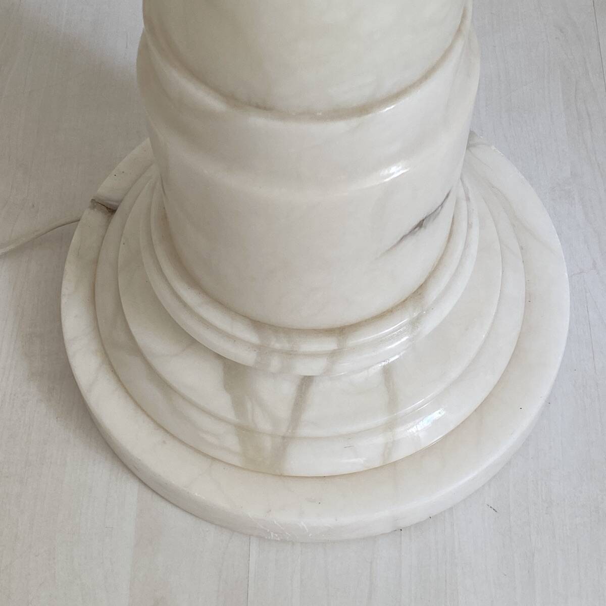 Luminous Alabaster Column Stand