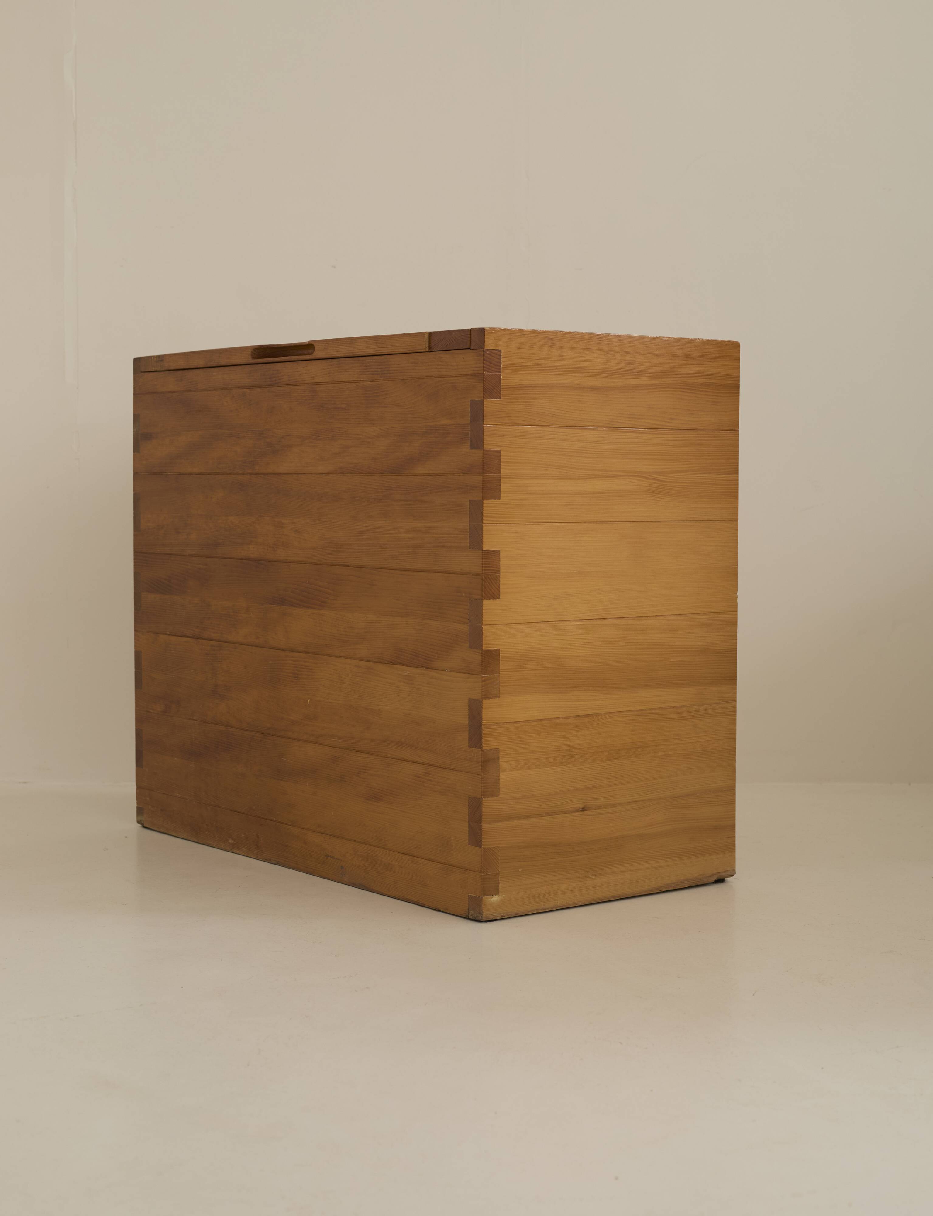 Large chest Maison Regain in solid pine Vintage Circa 1975