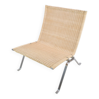 Chaise longue modèle PK22 de Poul Kjærholm réalisée par Fritz Hansen à partir des années 1993