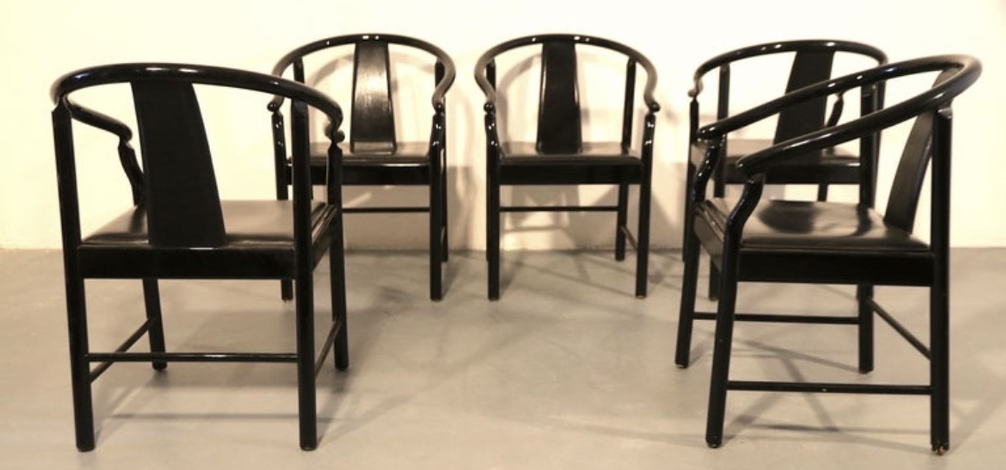 Set of 5 black lacquered leather dining chairs similar to China Chair Wegner