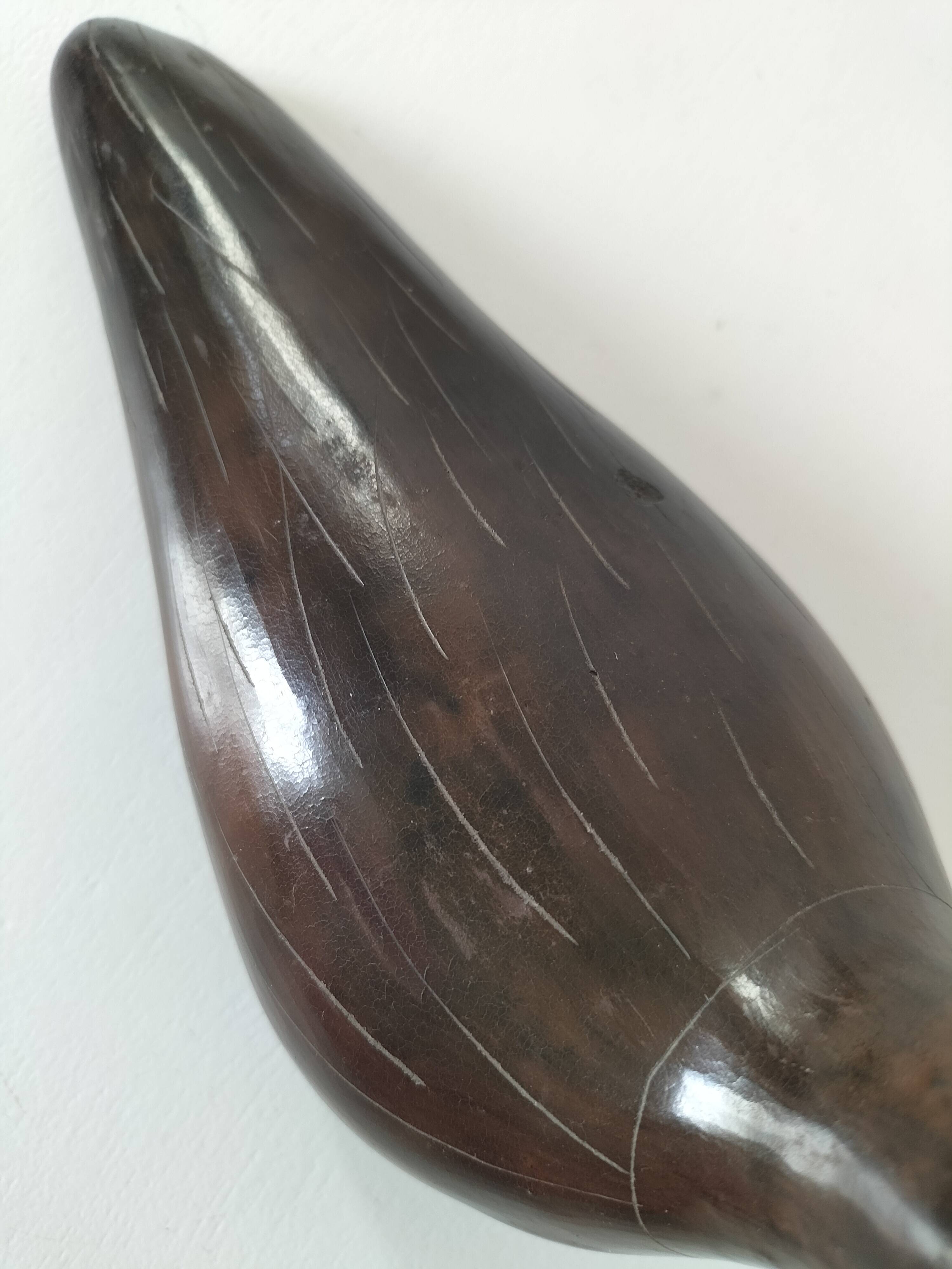 Colombe sculpturale en céramique brun chocolat, 20ème siècle