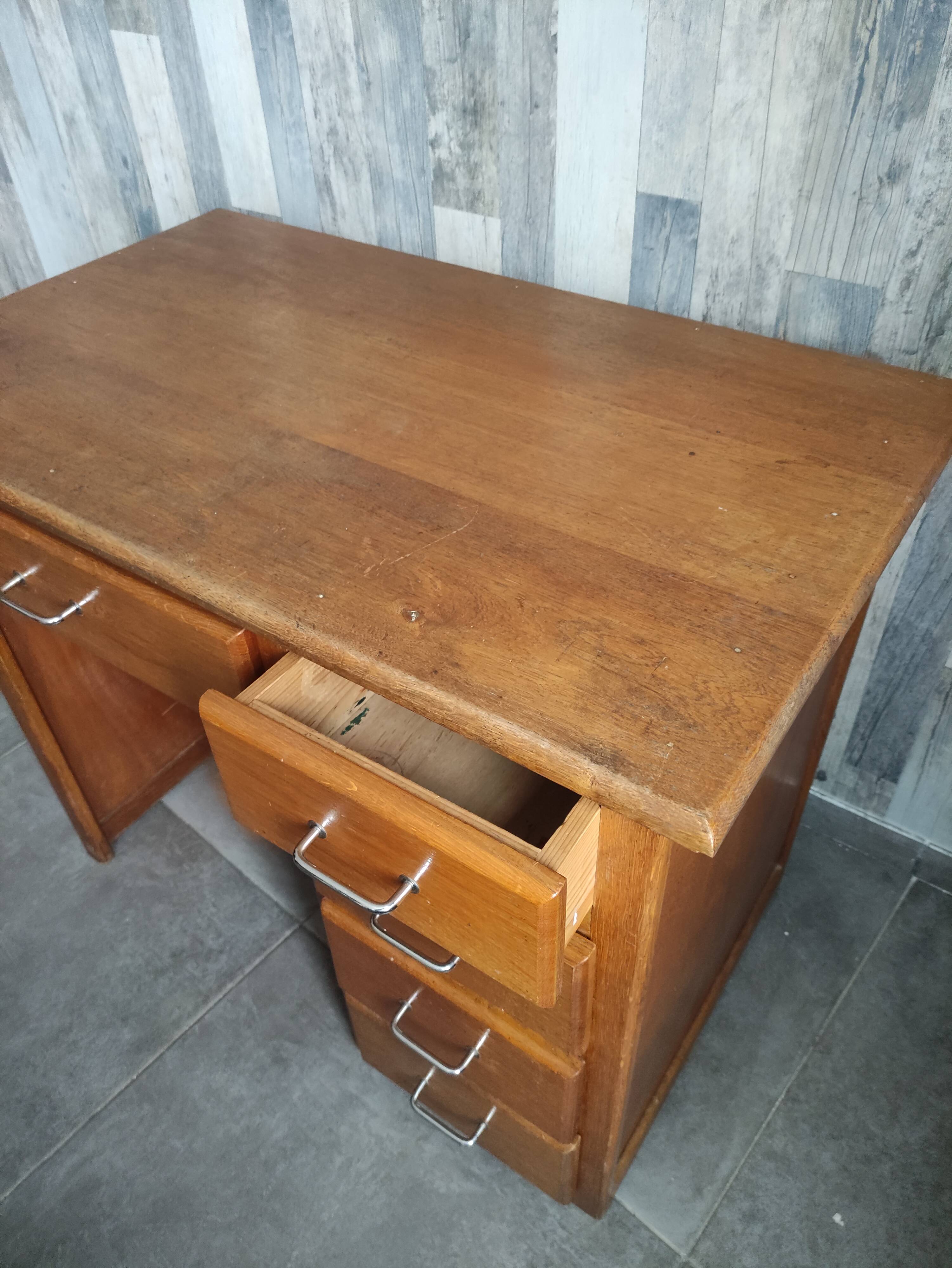 Wooden children's desk around the 60s-70s