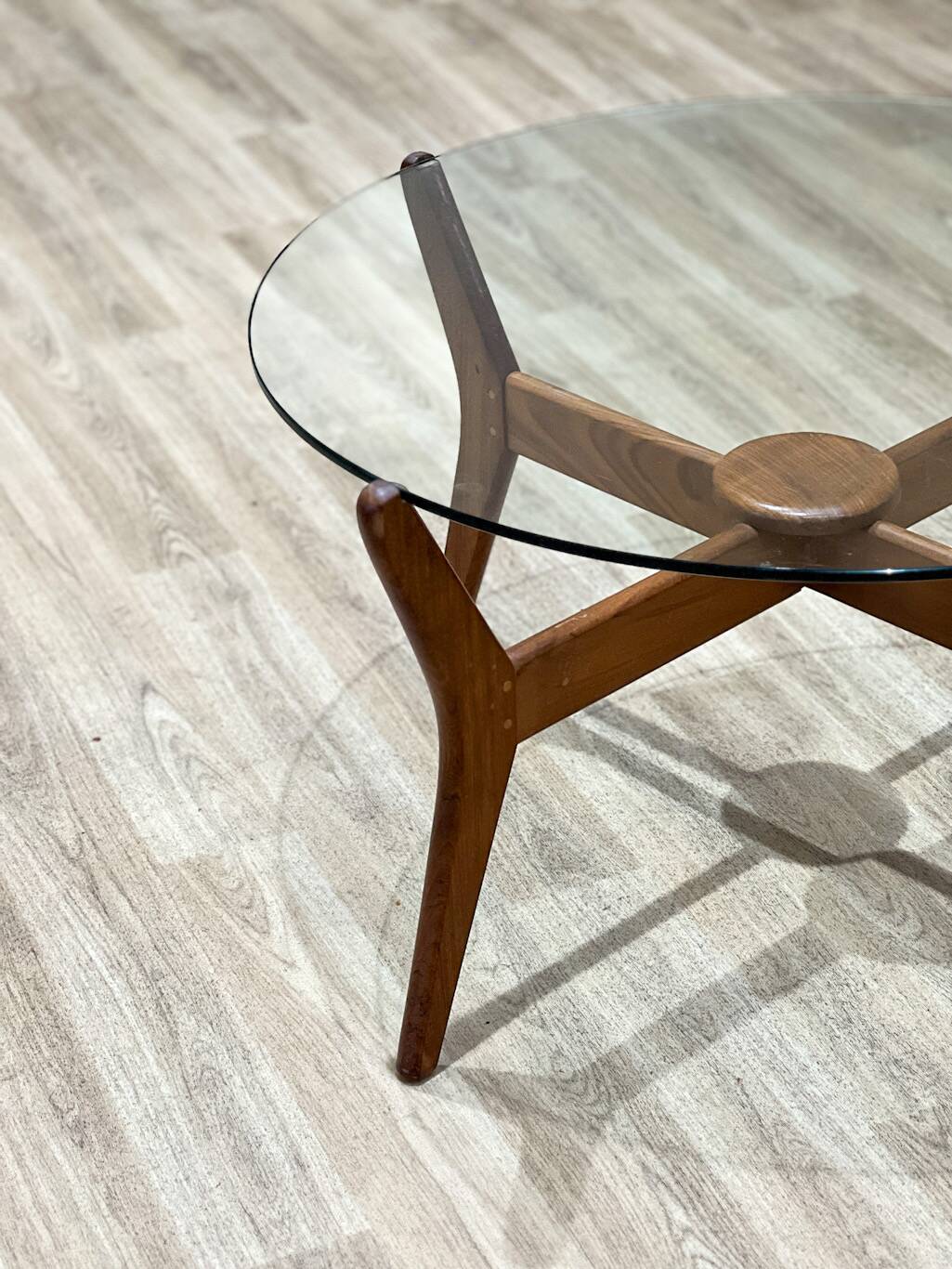 Table basse Lebus en teck et verre