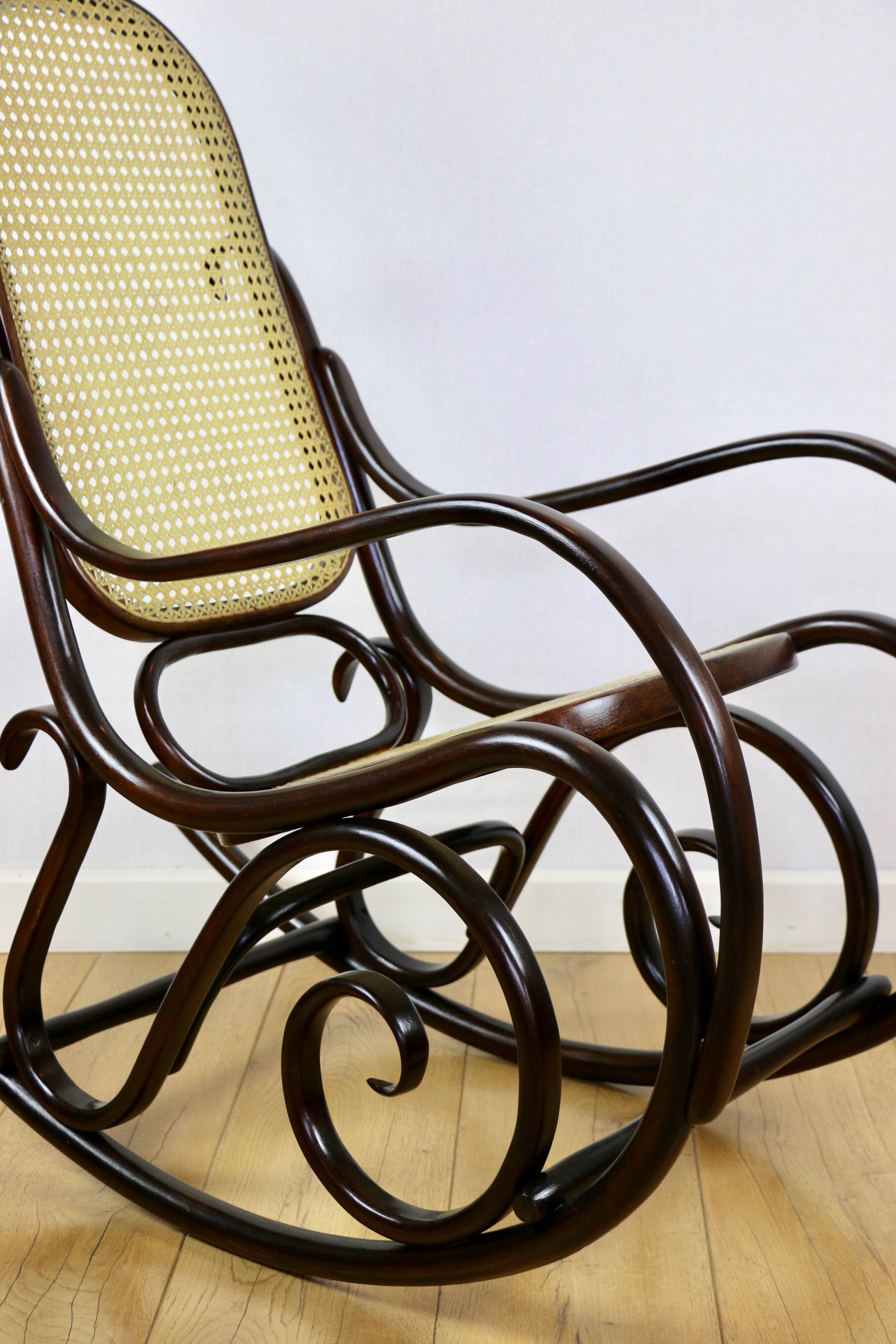 Rocking chair on runners, original brown, 1970s - very good condition